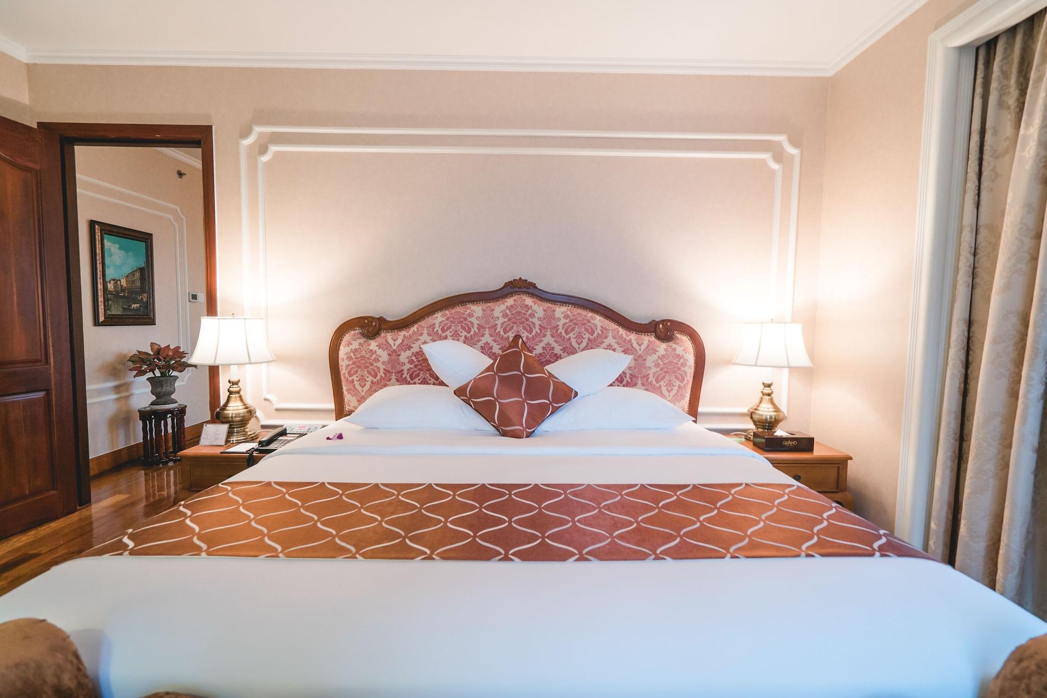 Double Deluxe King Bed