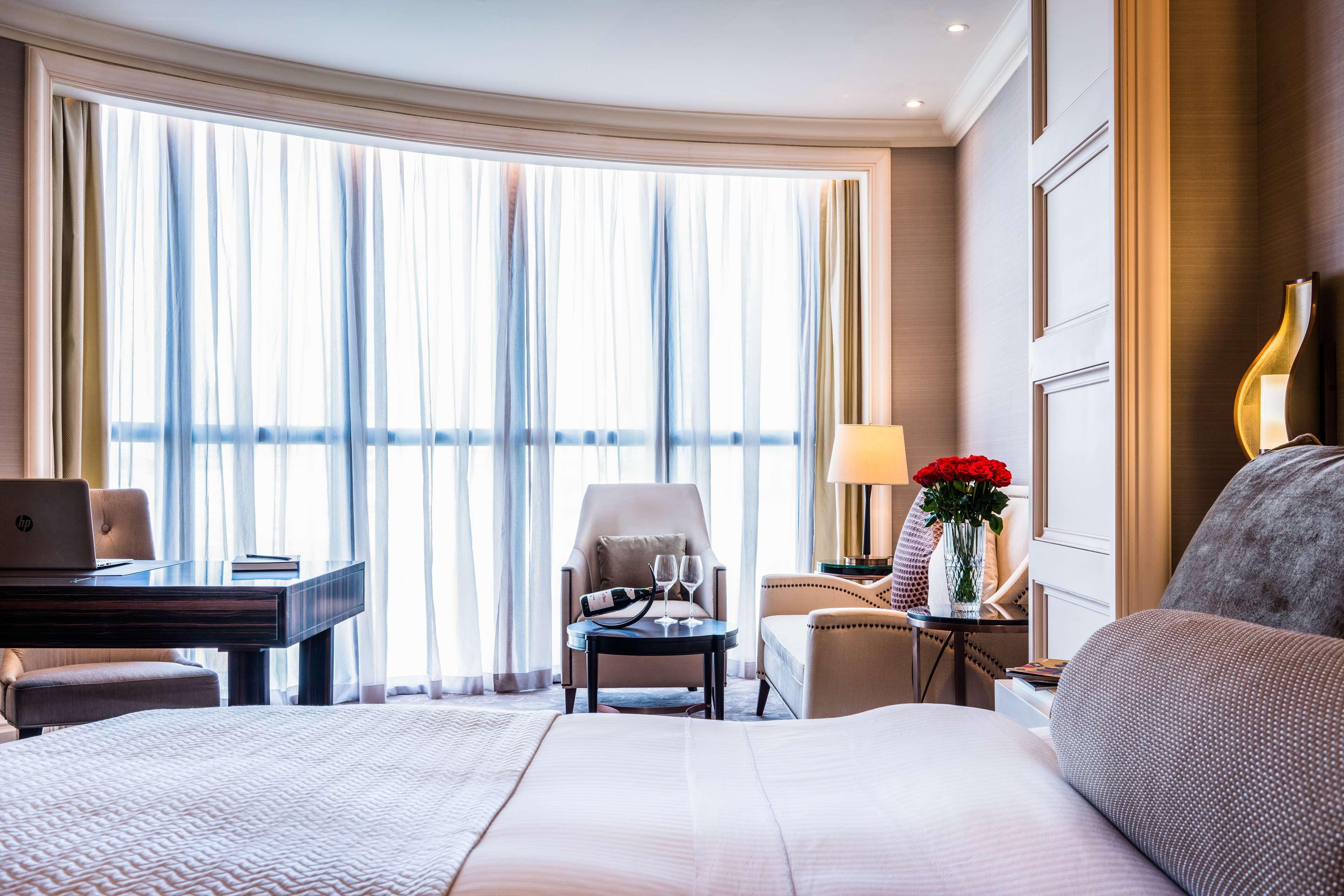 Studio King Size Bed