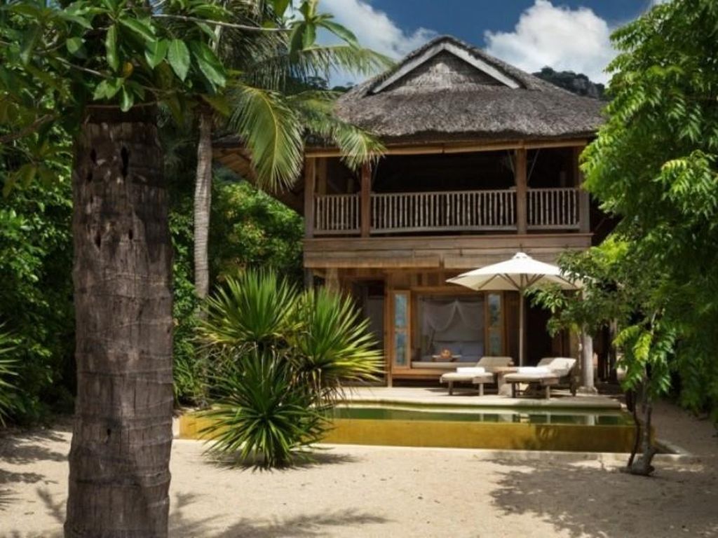 Family Room Pool View