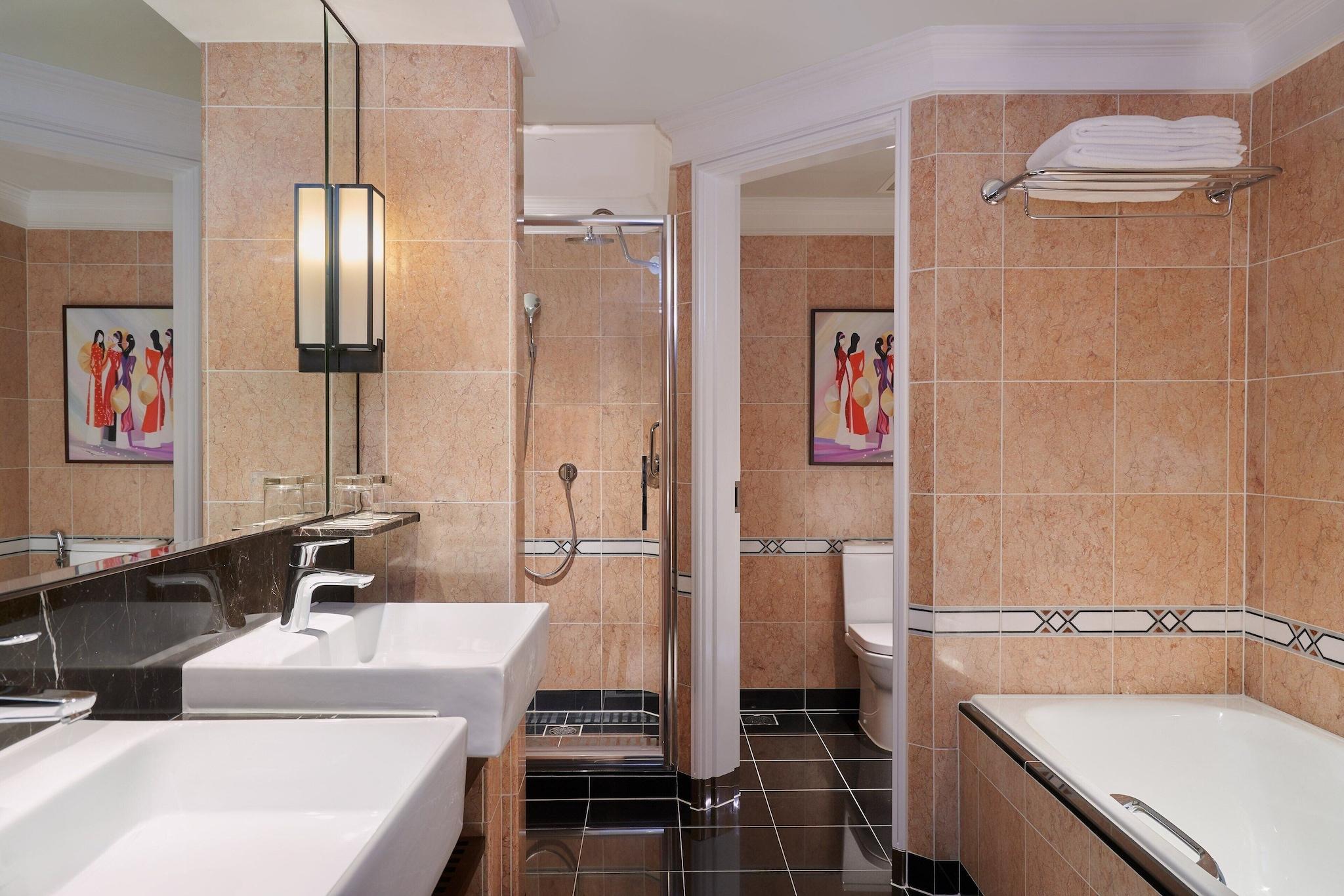 Studio King Size Bed