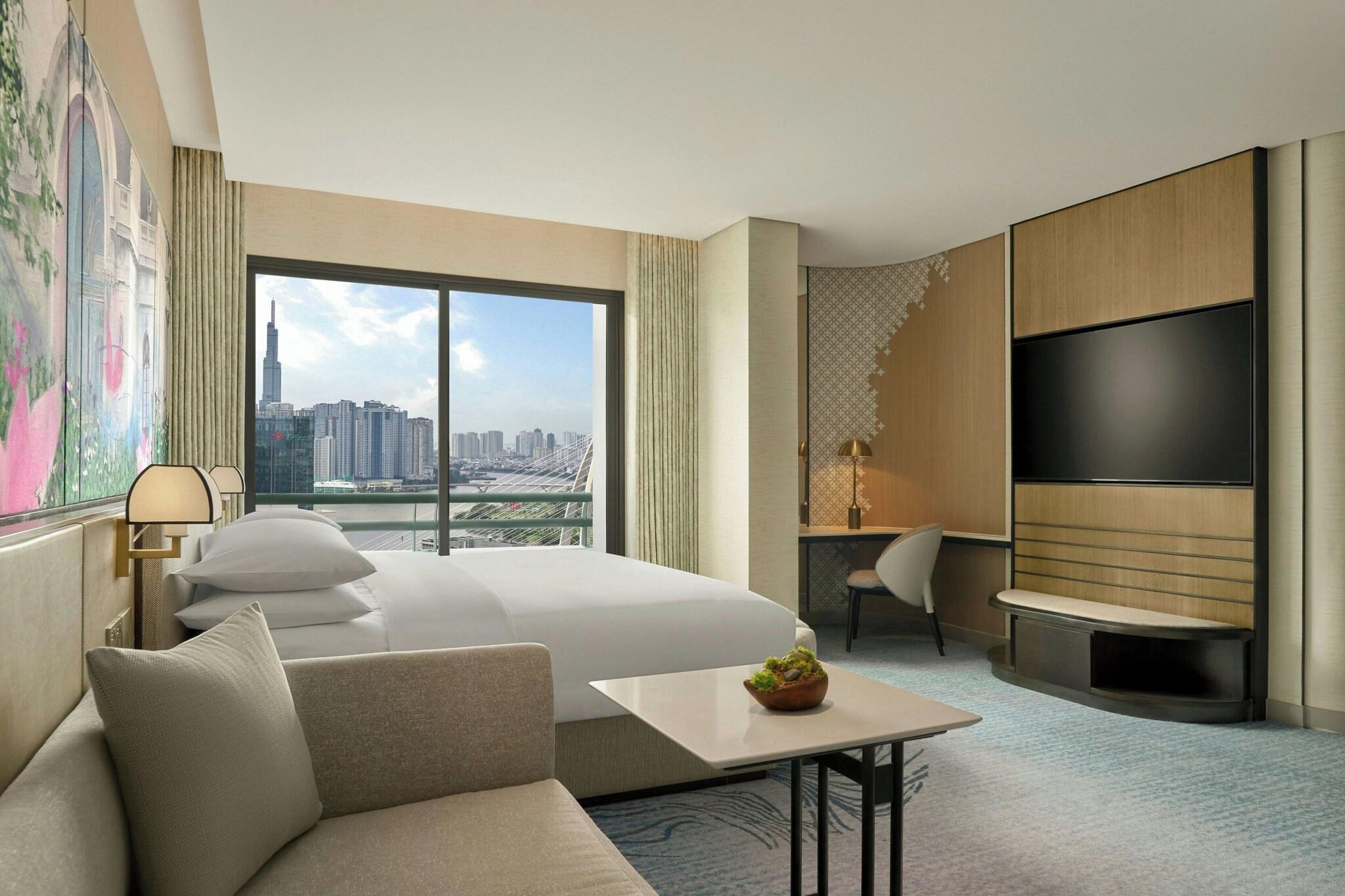 Studio King Size Bed