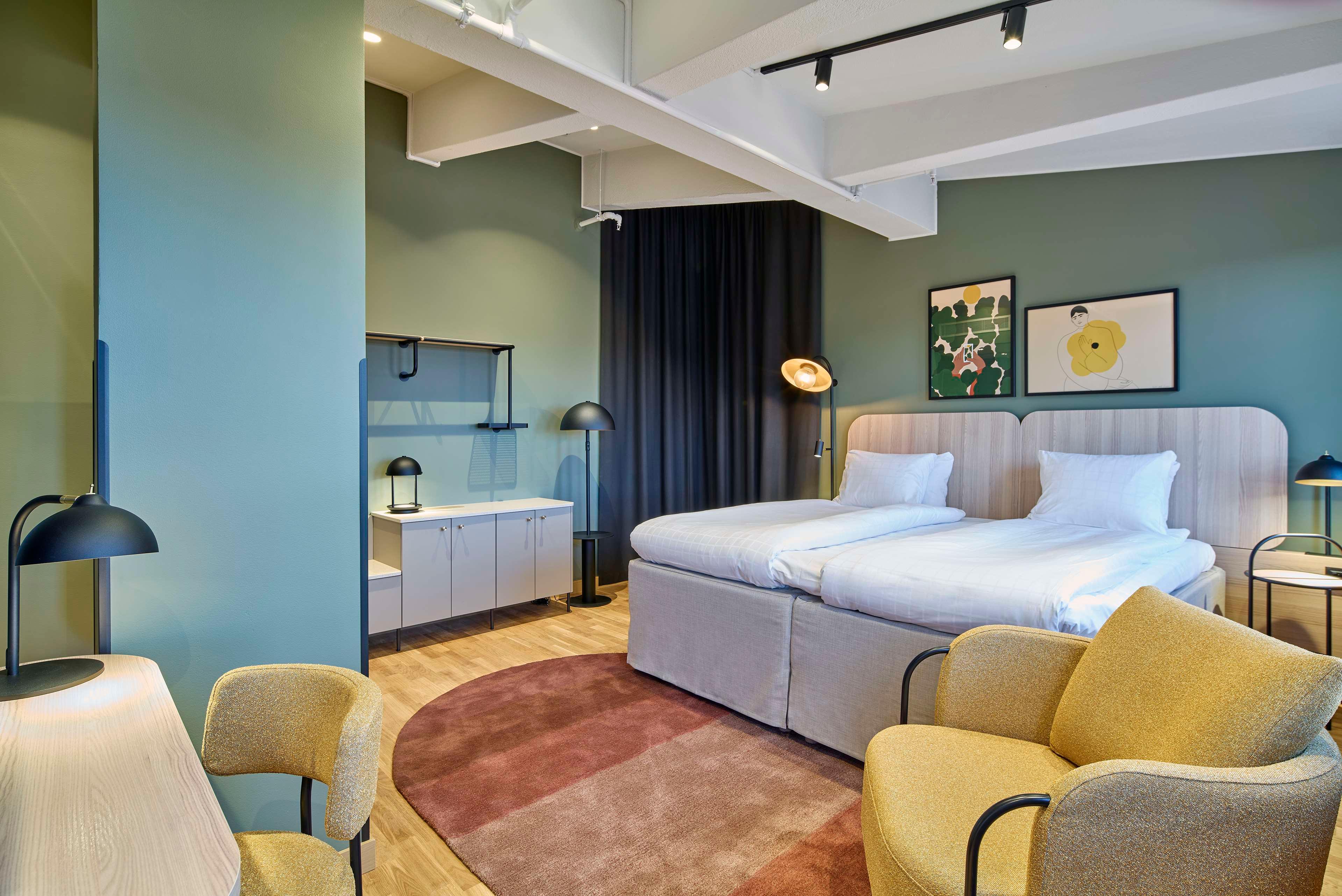 Double Single Superior King Bed