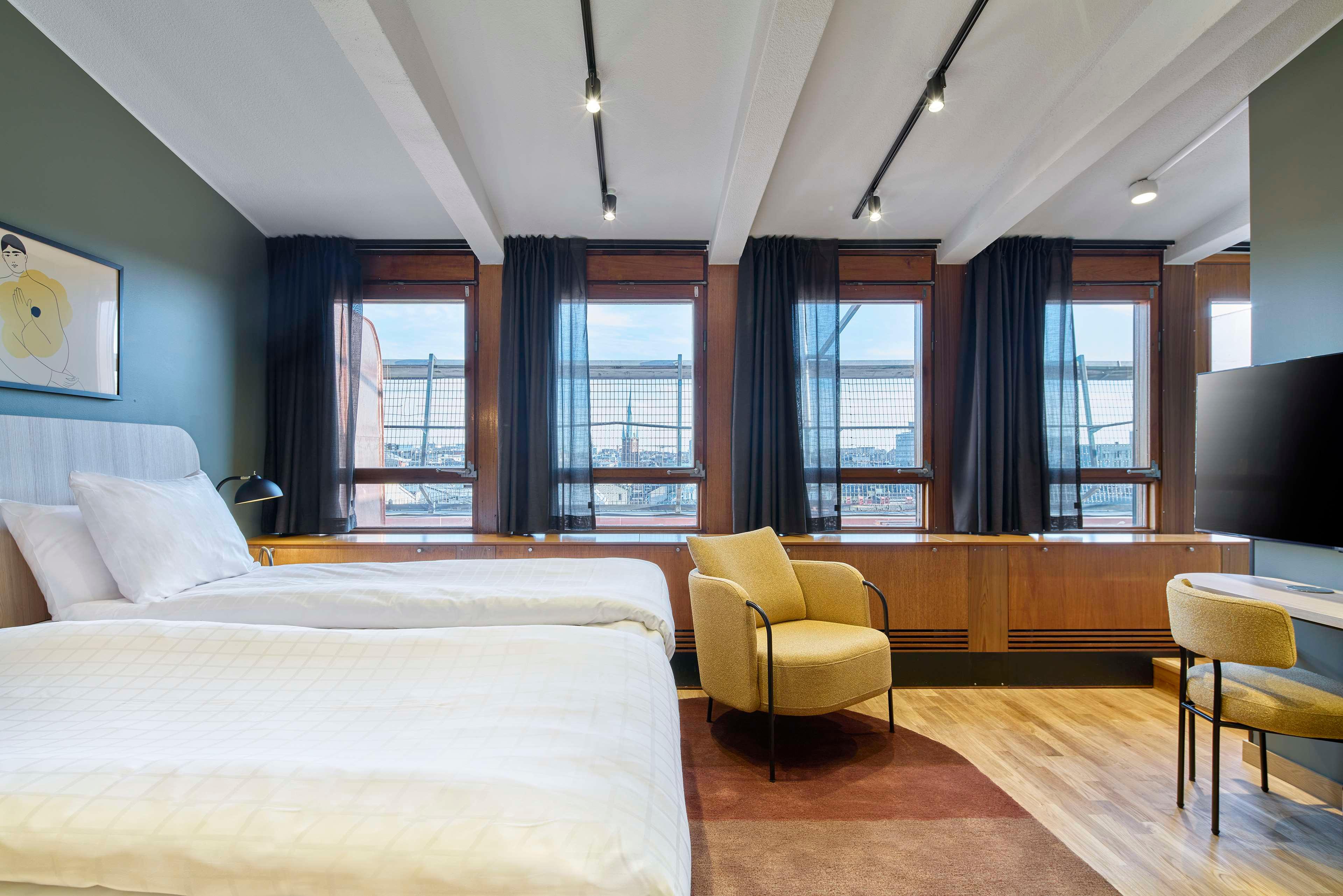 Double Single Superior King Bed