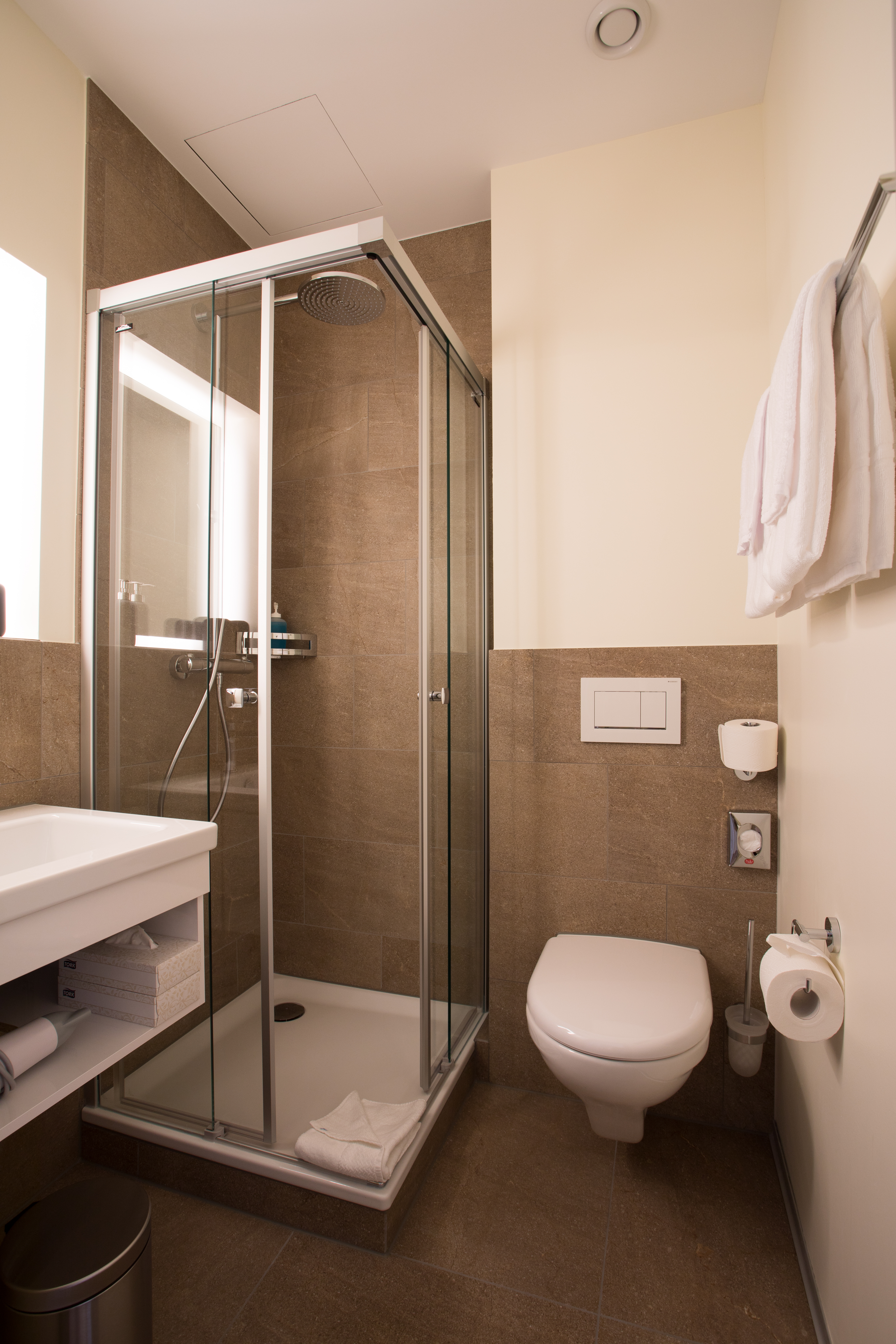 Double Queen Size Bed