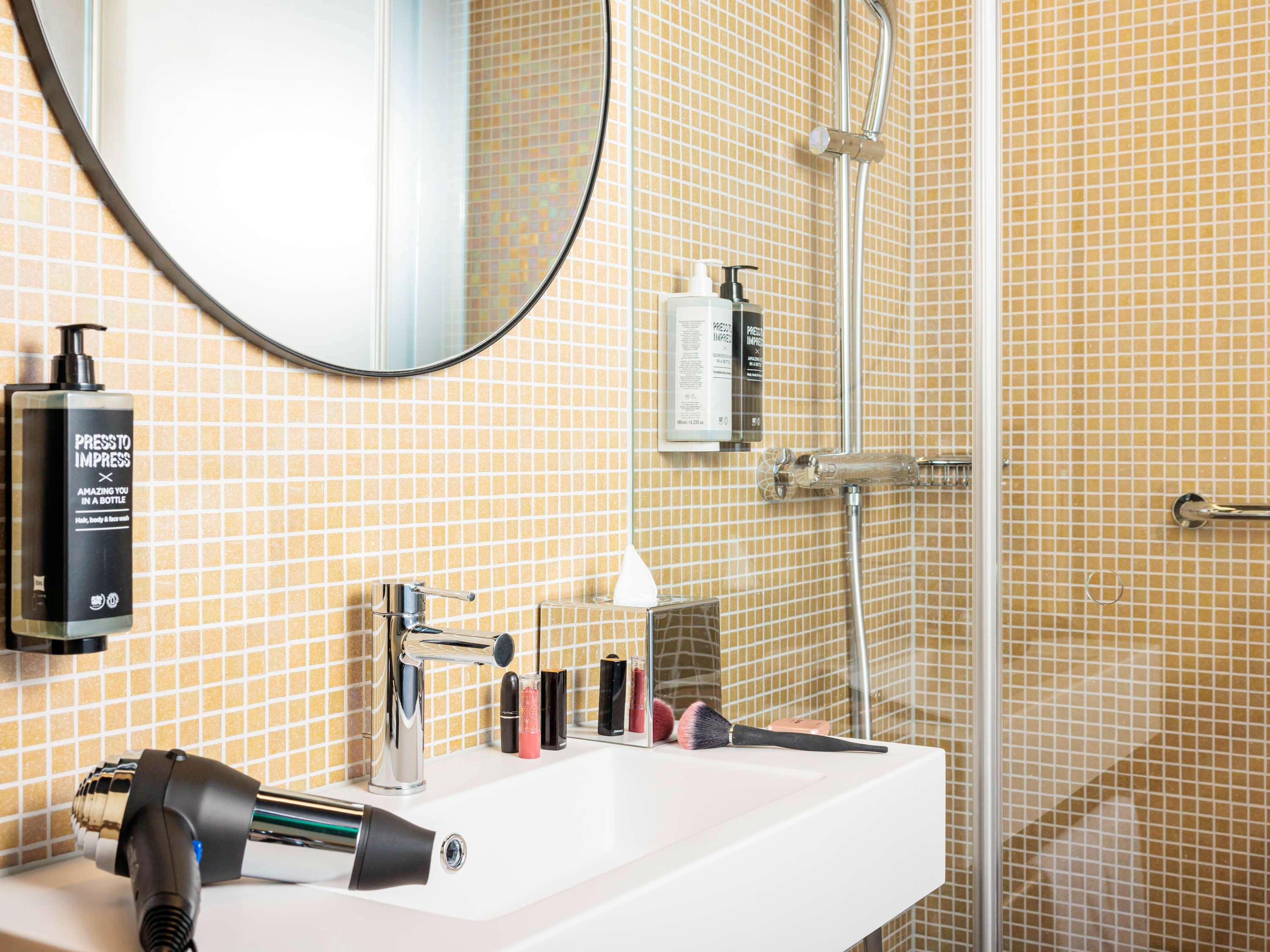 Double Superior Queen Bed