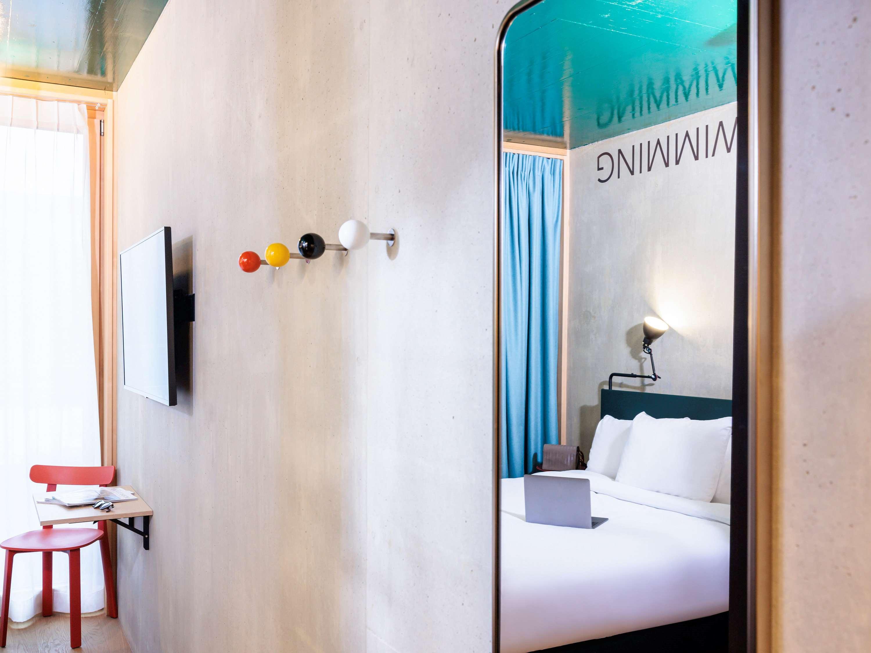 Double Superior Queen Bed