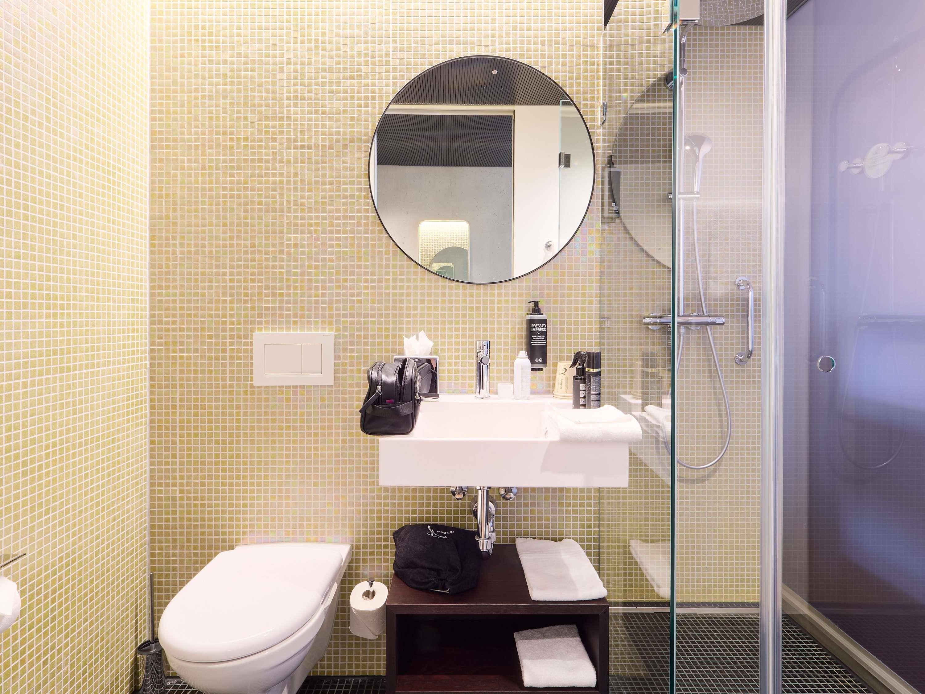 Triple Superior Queen Bed