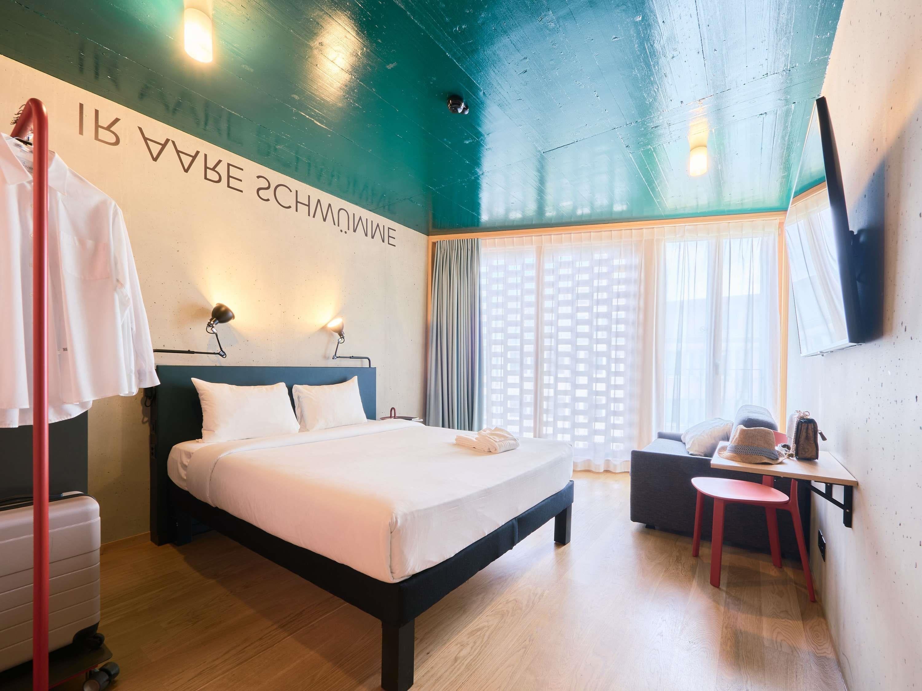 Triple Superior Queen Bed