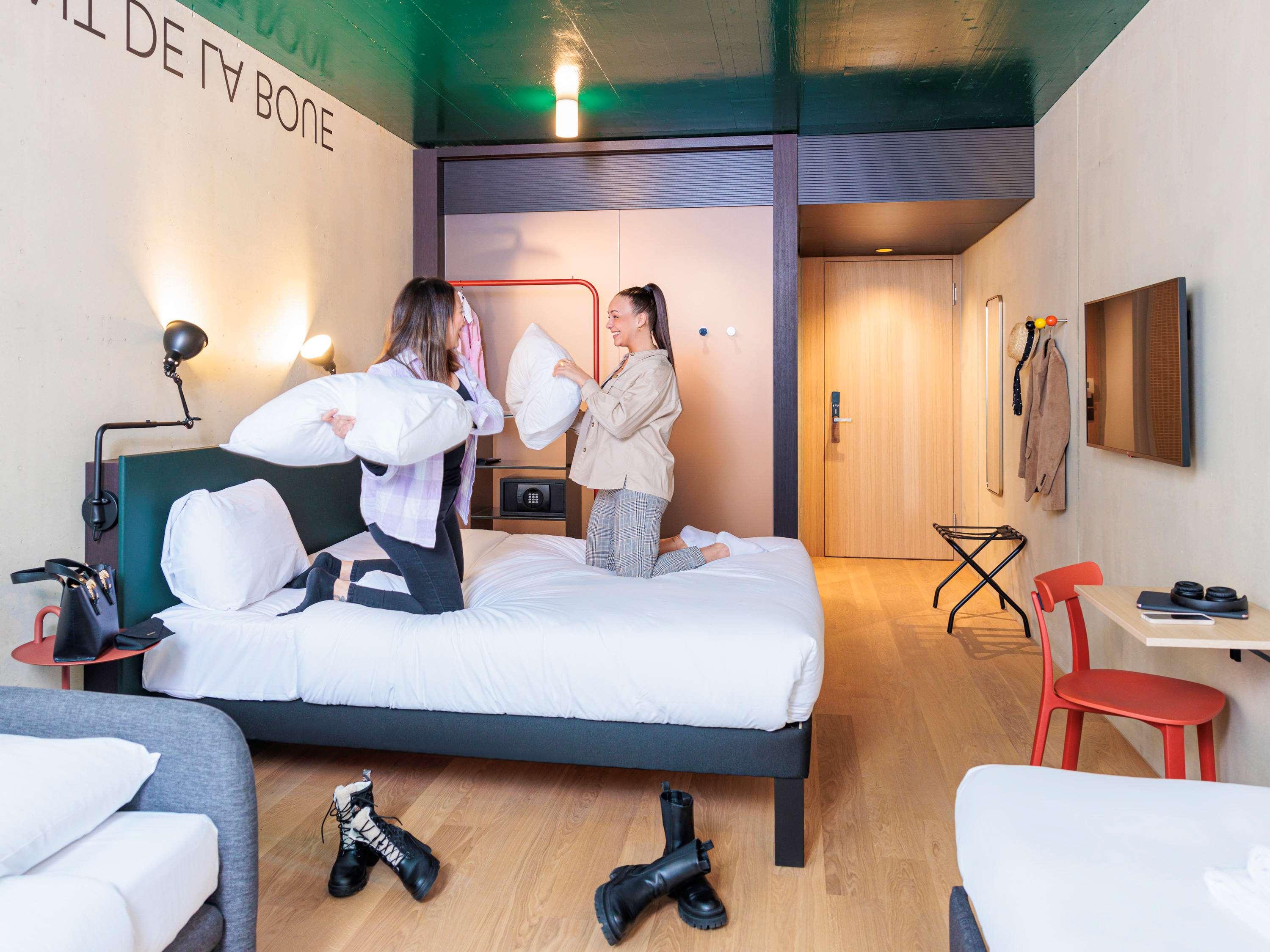 Family Room Superior Queen Bed