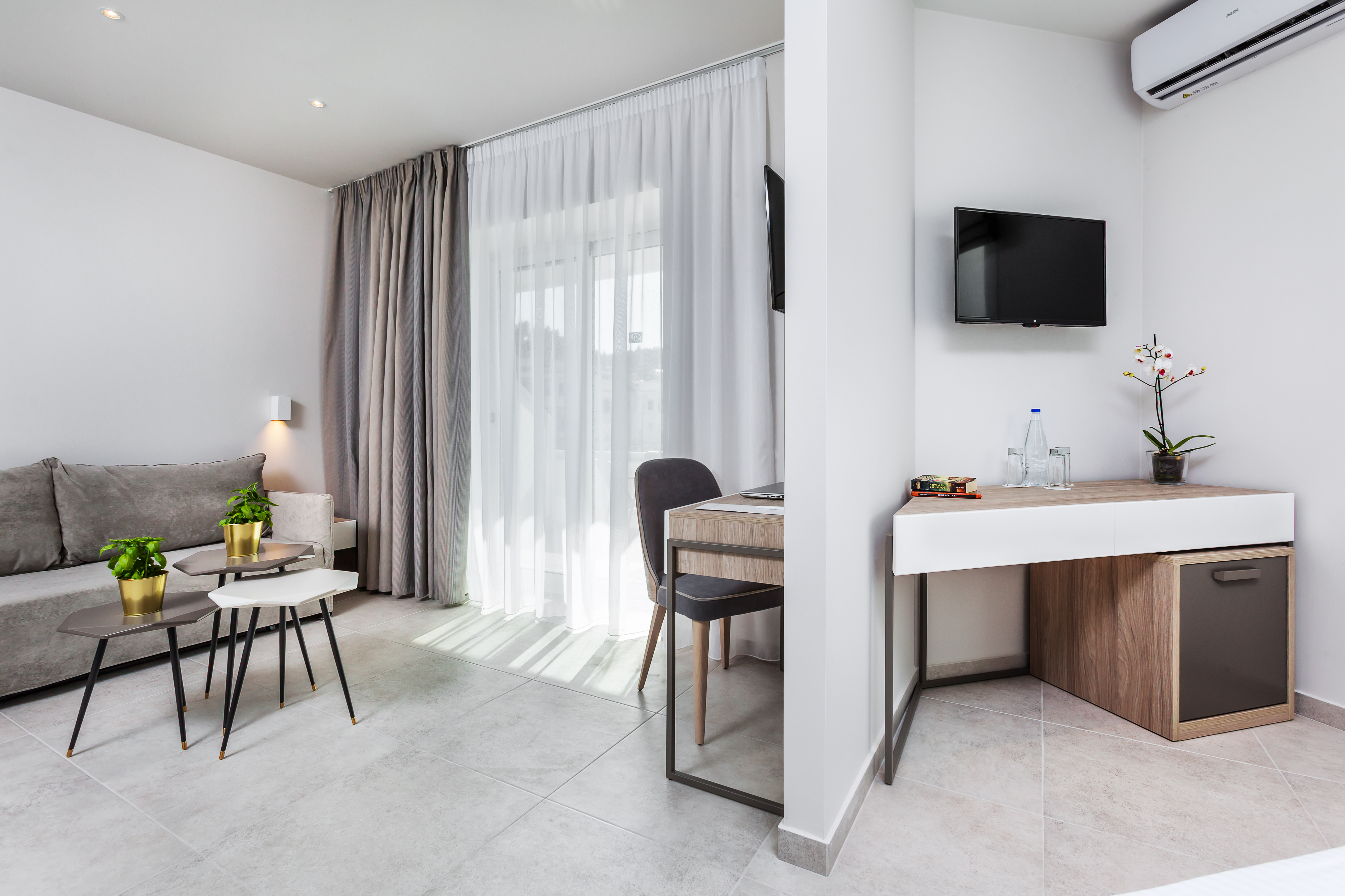 Family Room Executive