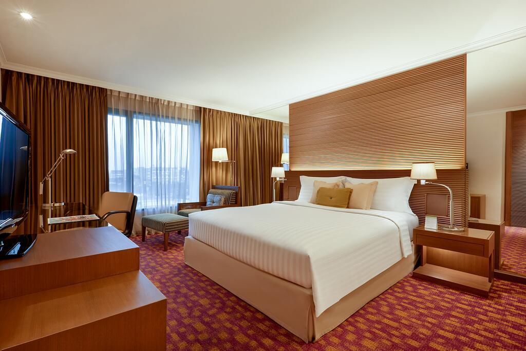 Double Deluxe King Bed