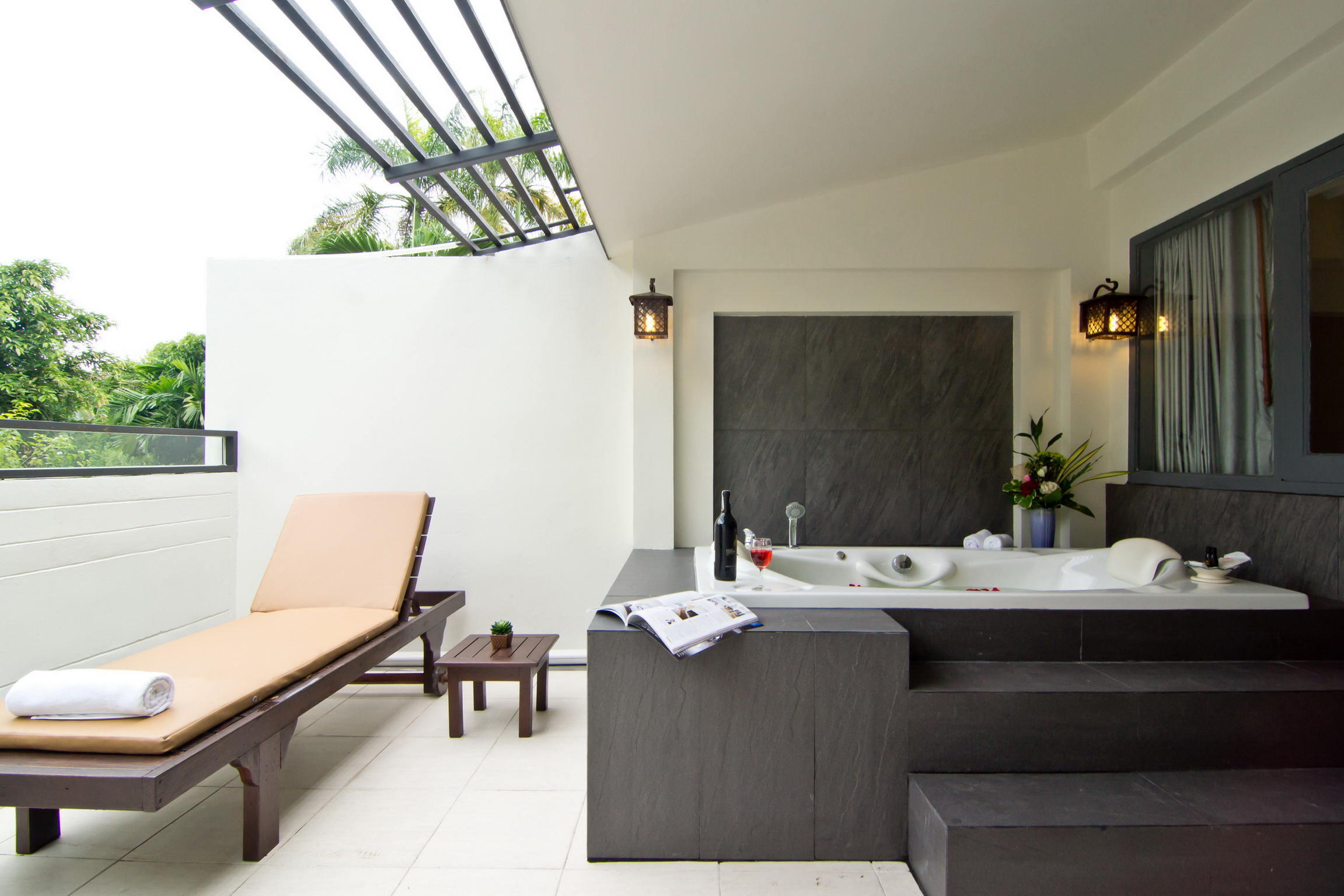 Single Deluxe with Jacuzzi