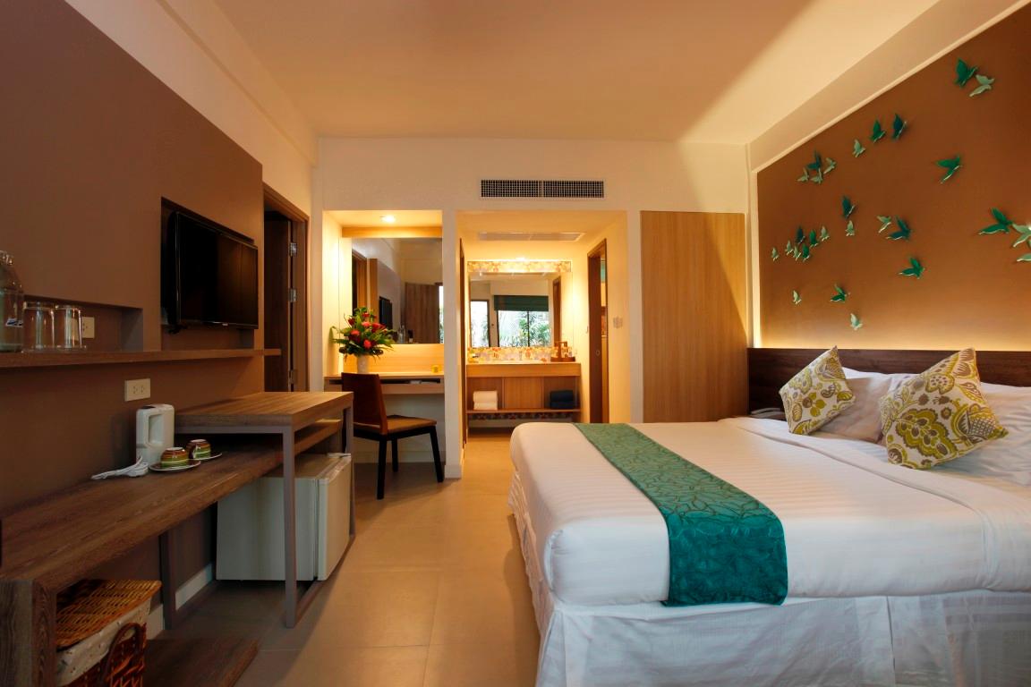 Double or Twin Deluxe Pool View