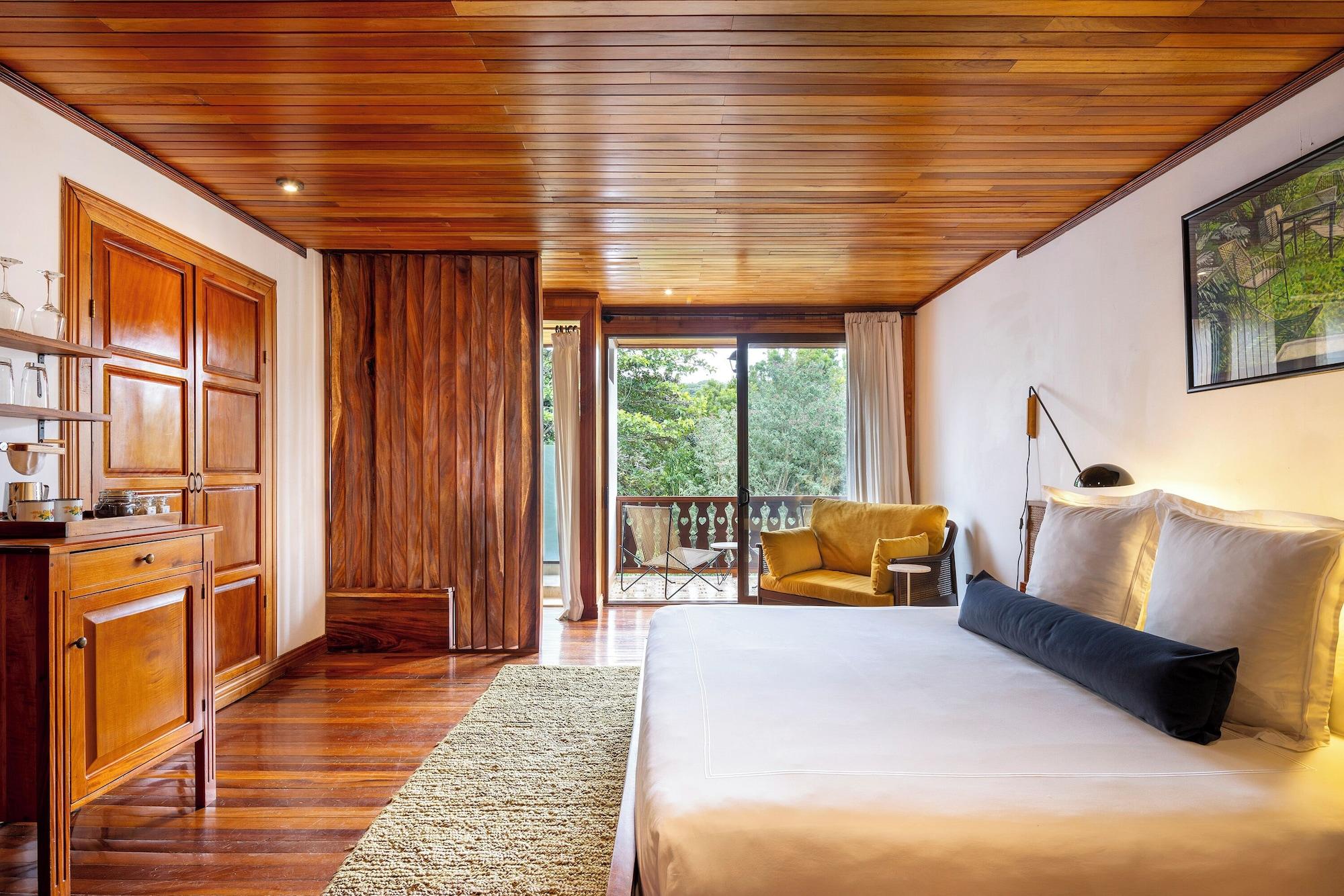 Double King Size Bed