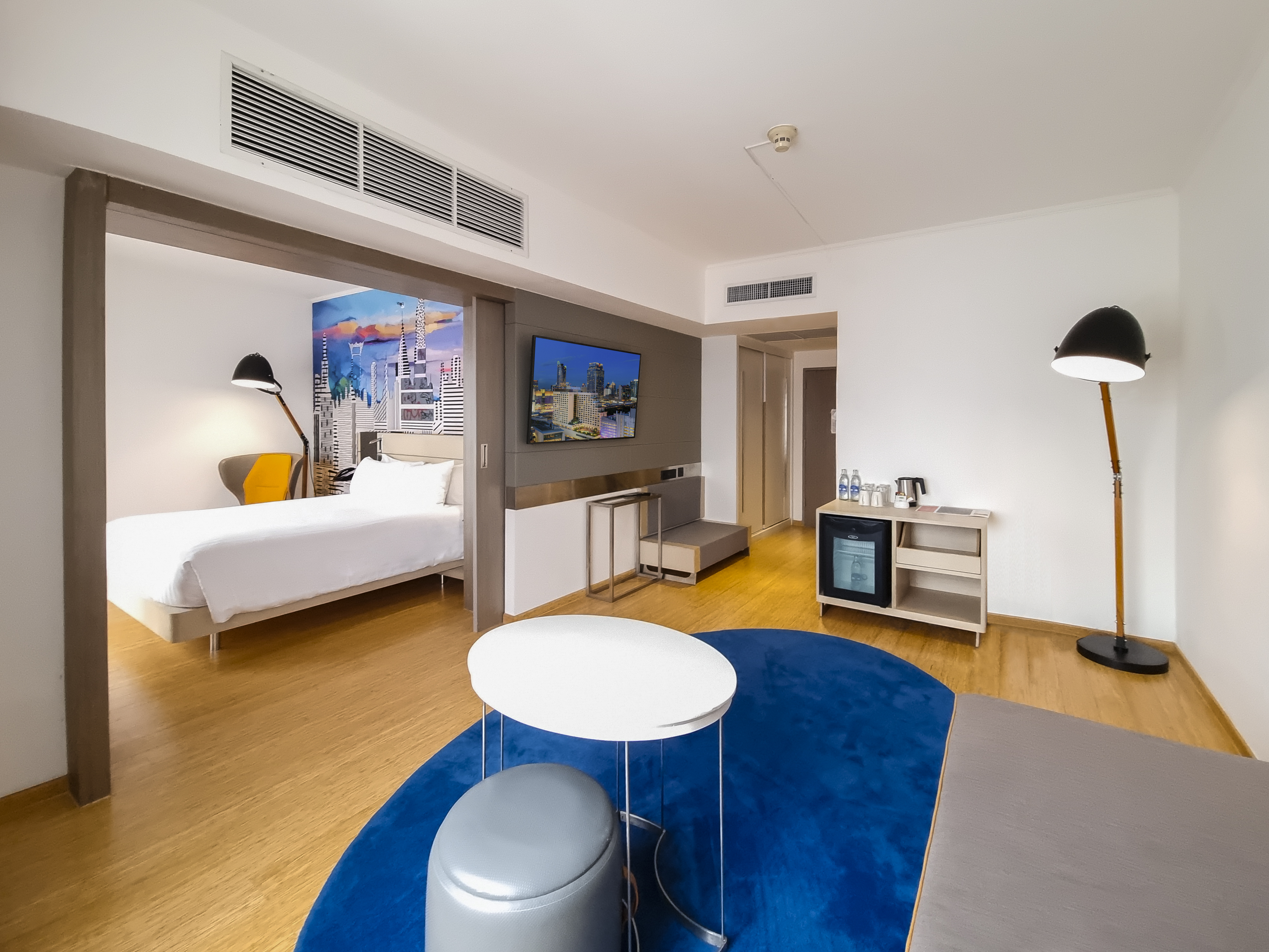 Junior Suite Queen Size Bed