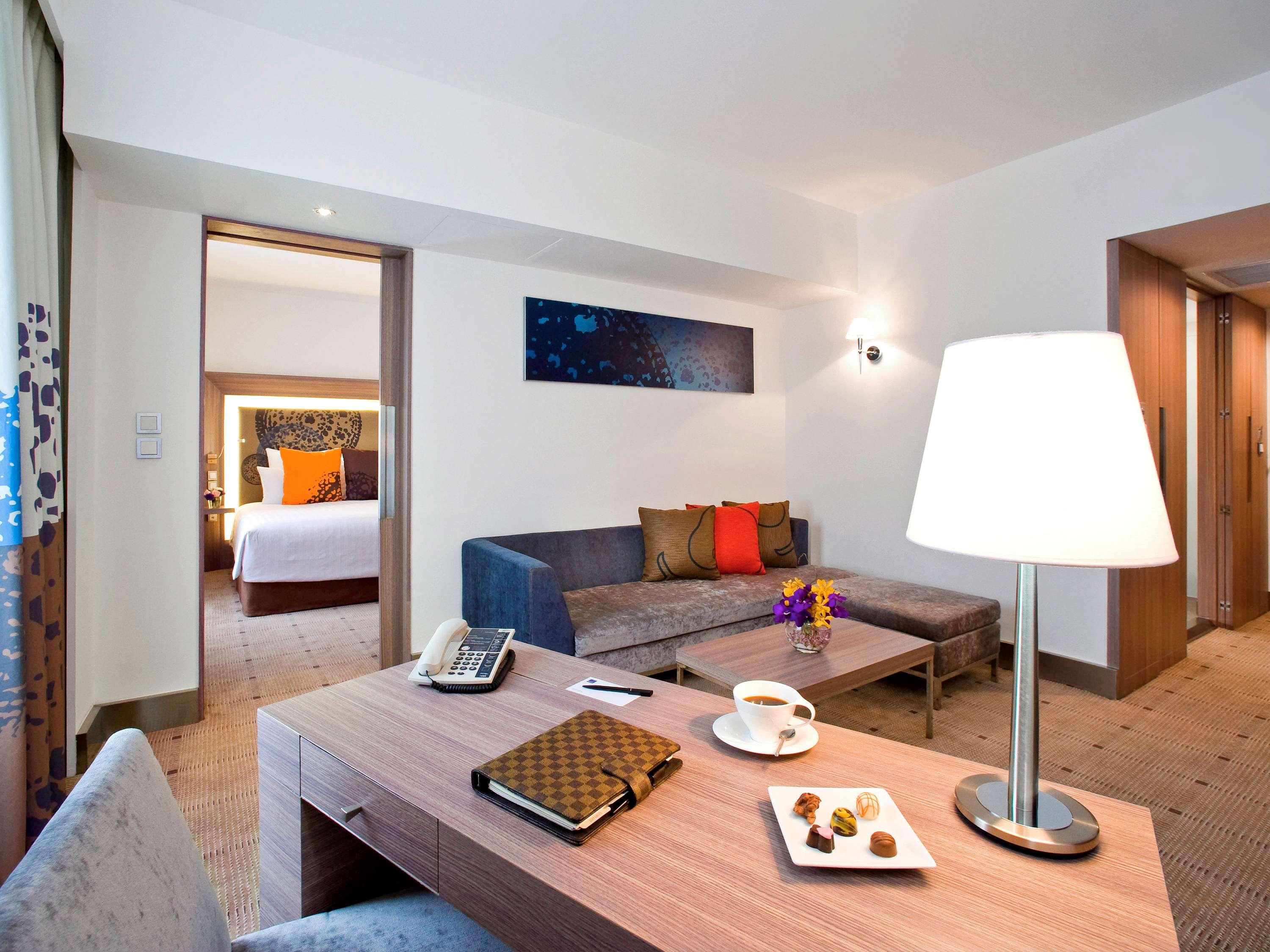 Junior Suite Queen Size Bed