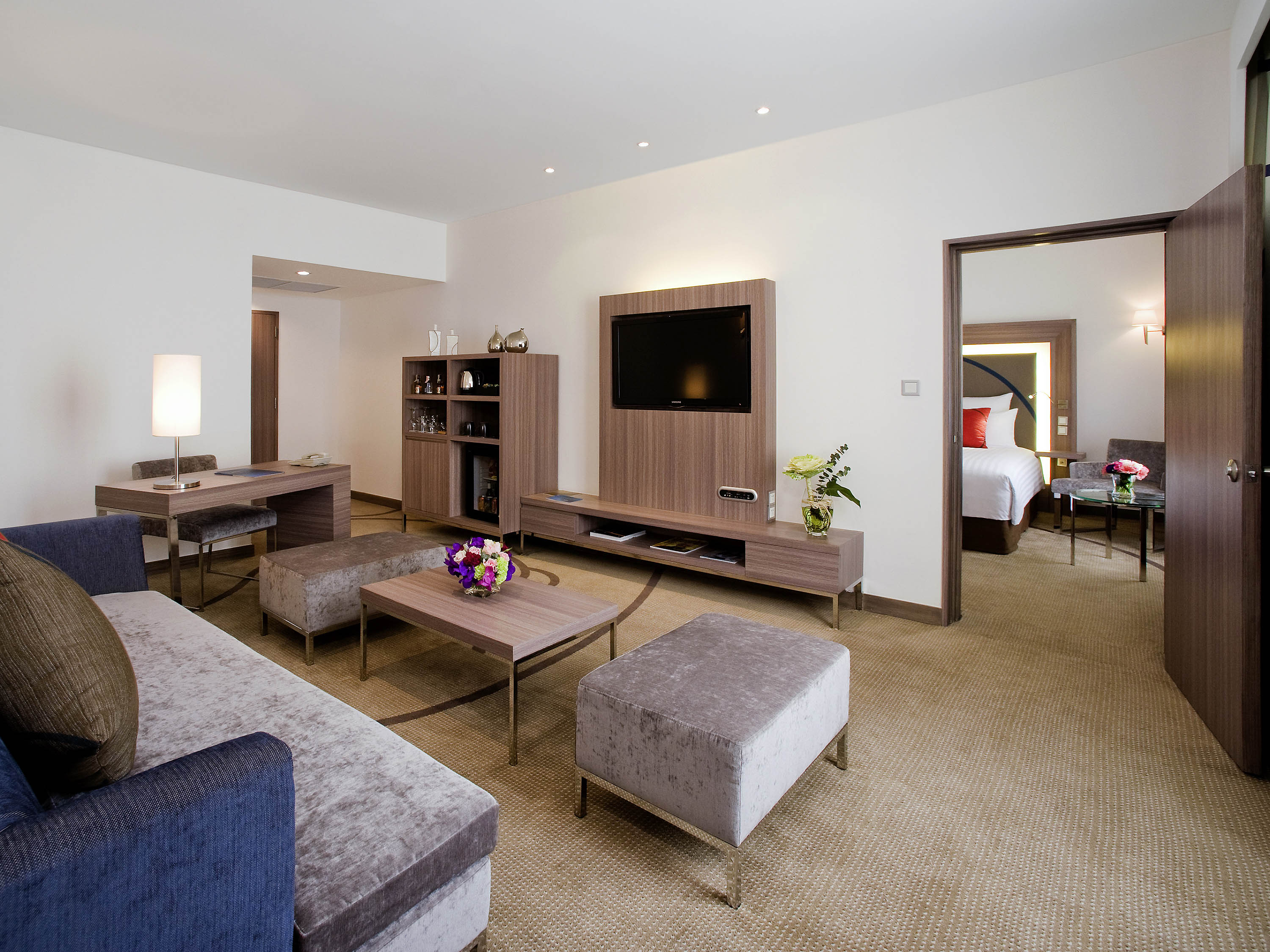 Junior Suite Queen Size Bed