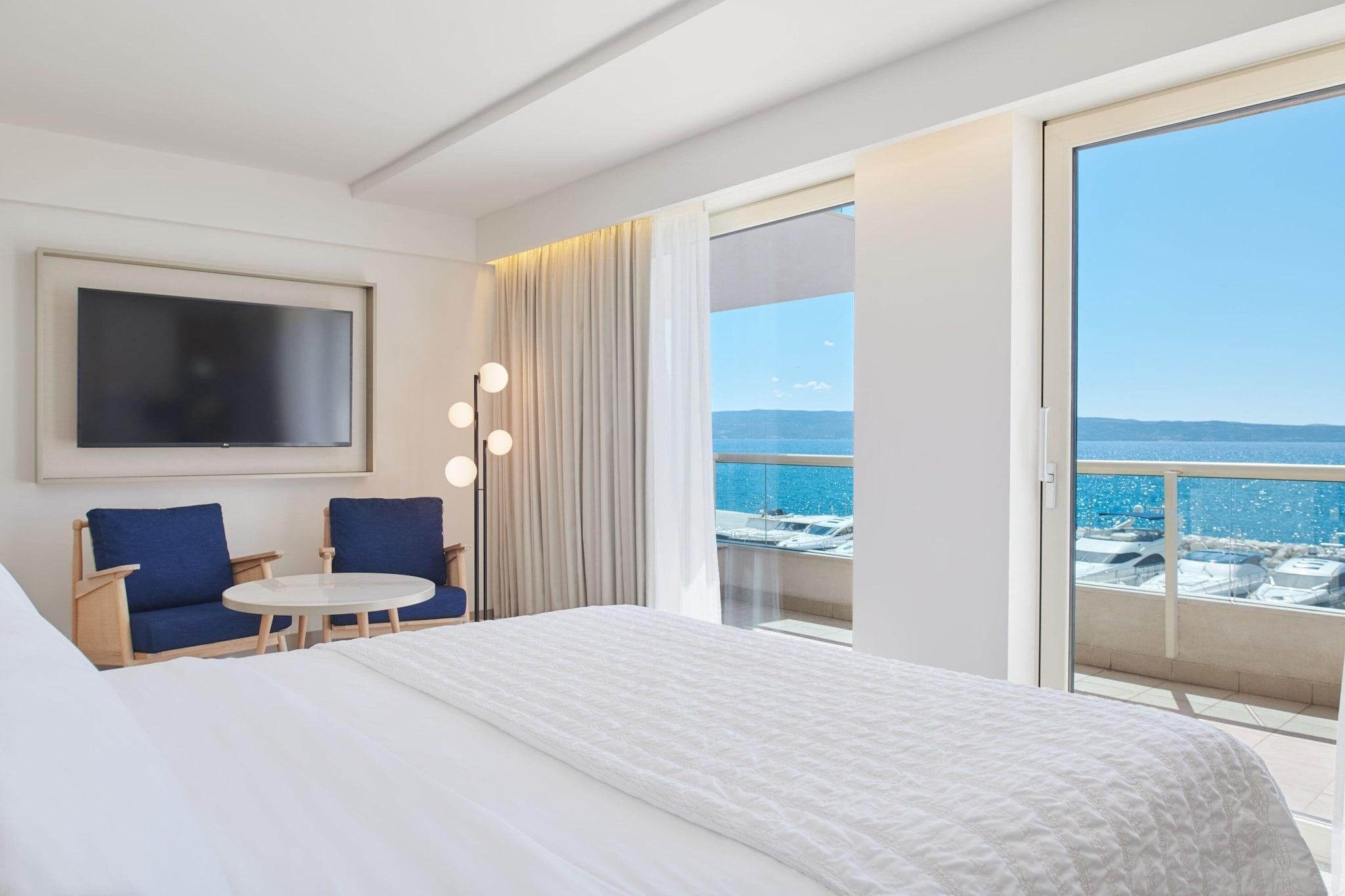 Double Sea View King Bed