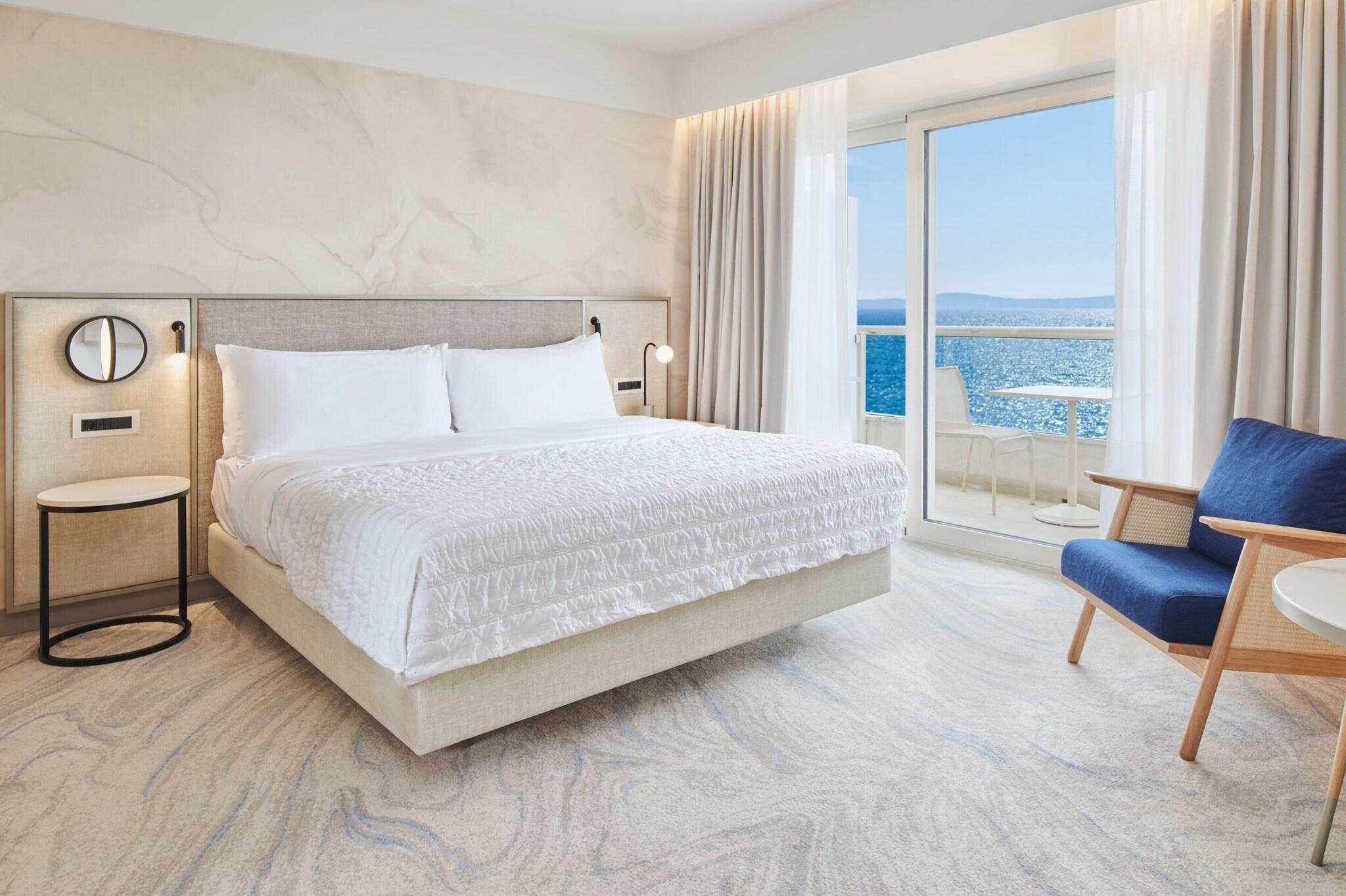 Double Sea View King Bed
