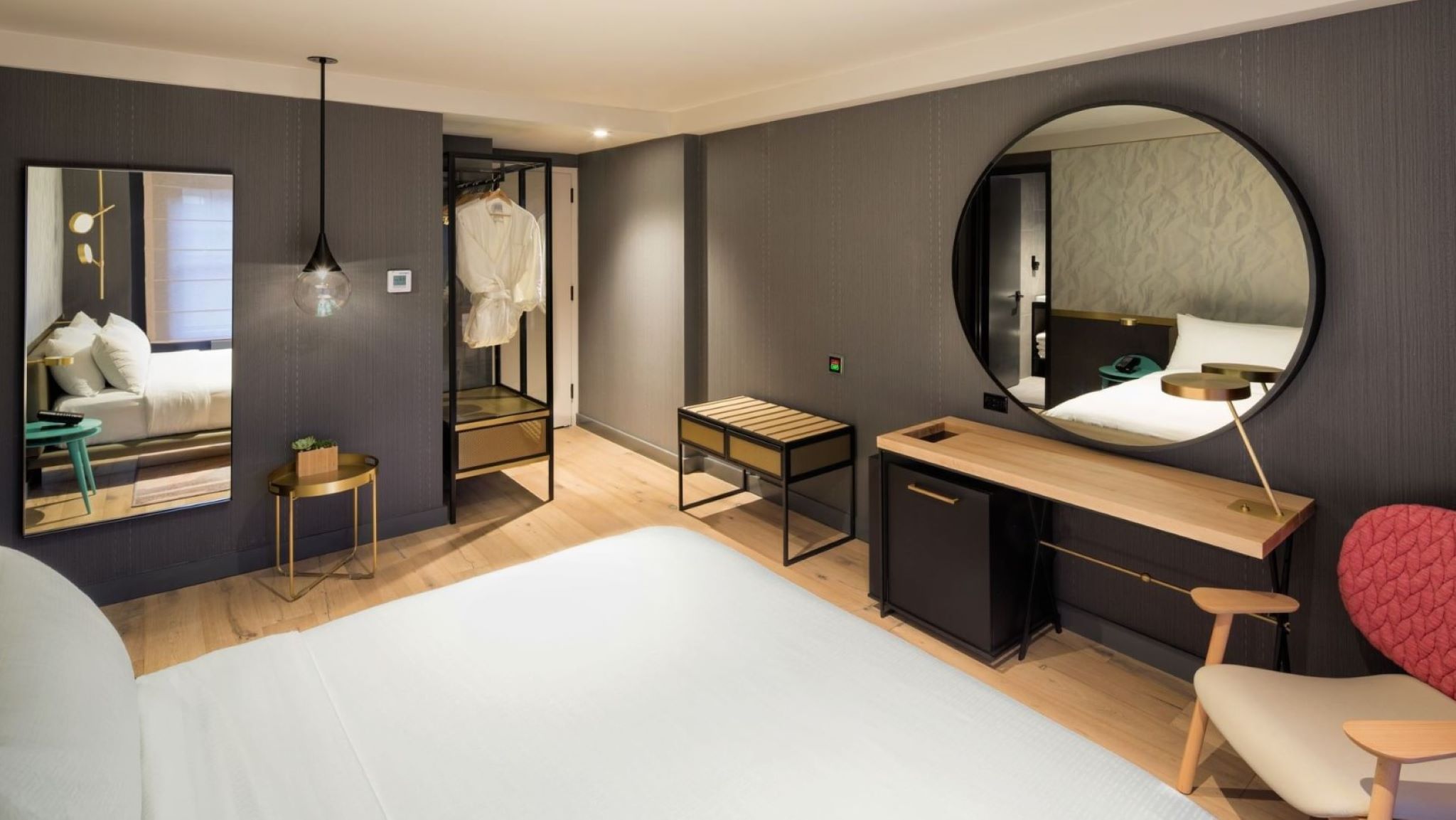 Double Deluxe King Bed