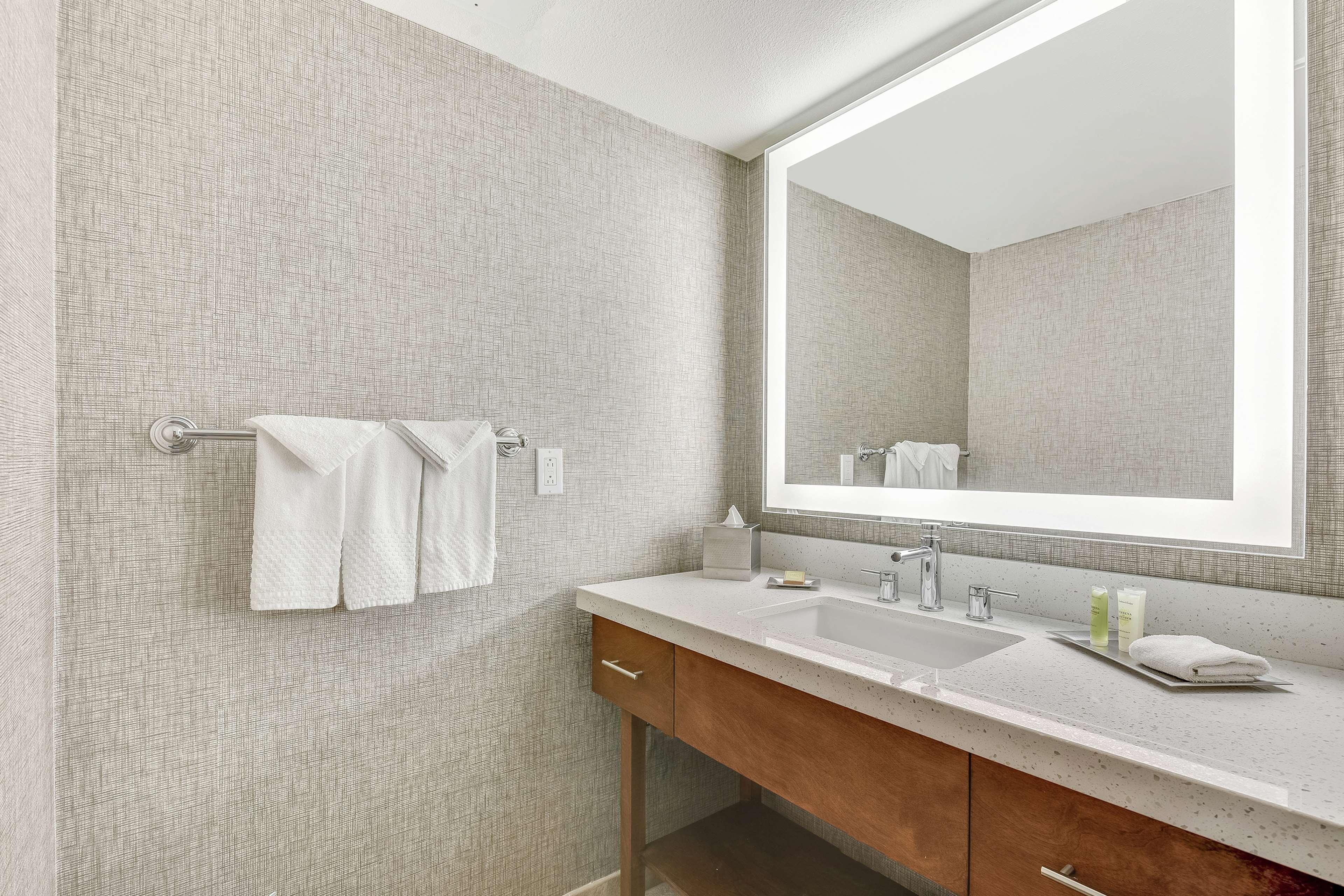 Suite Two Queen Beds One Bedroom