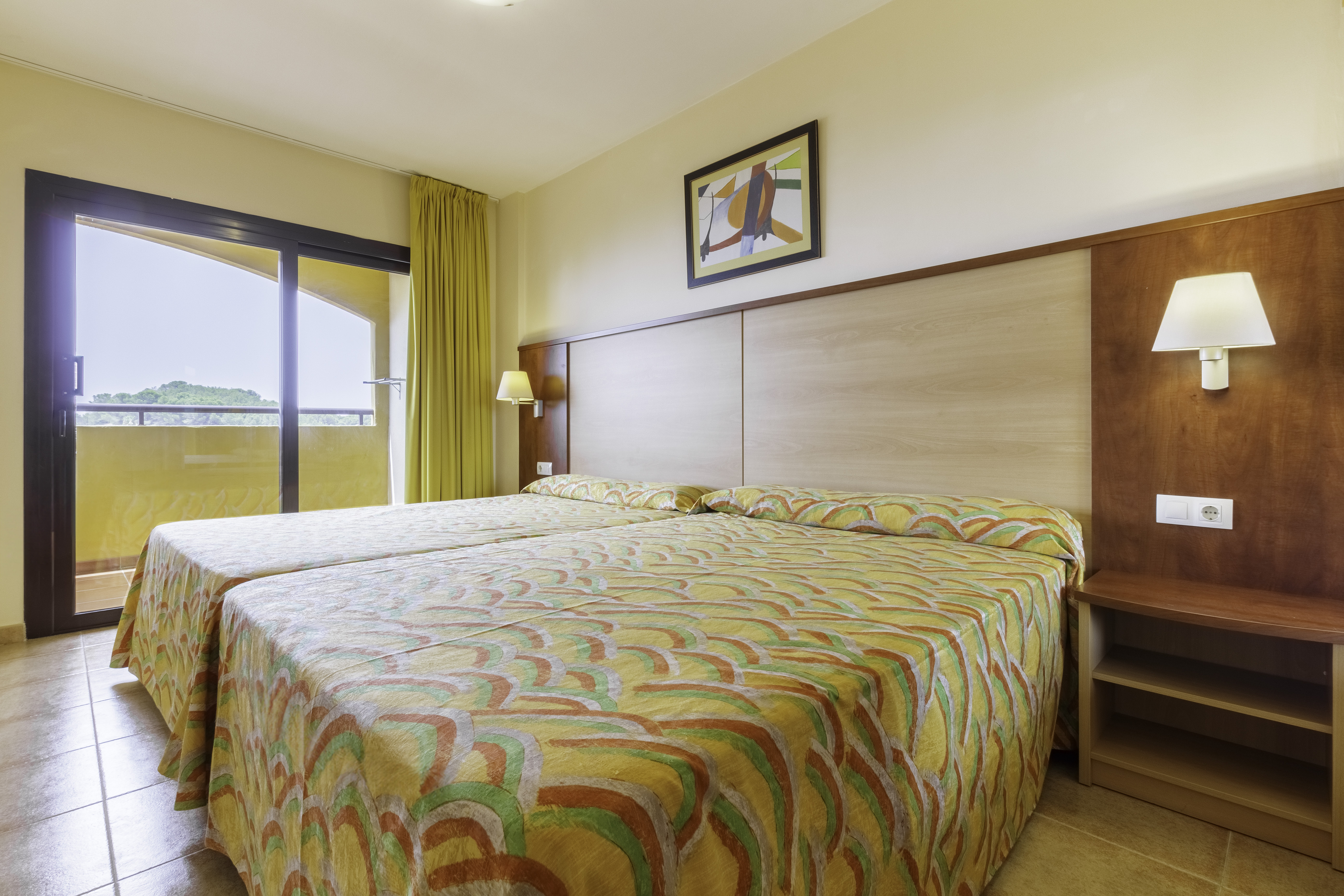 Apartment Capacity 4