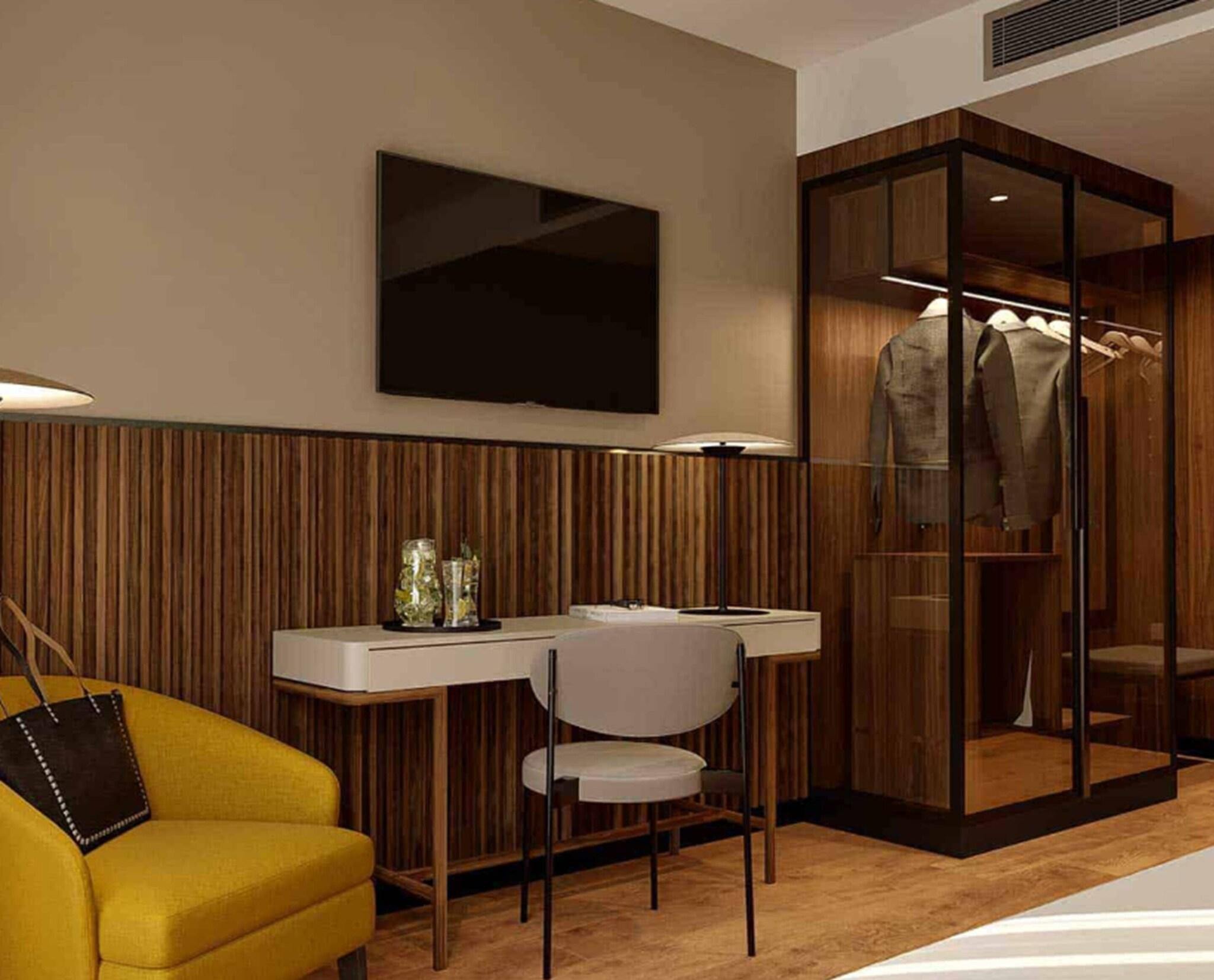 Triple Premium Queen Bed