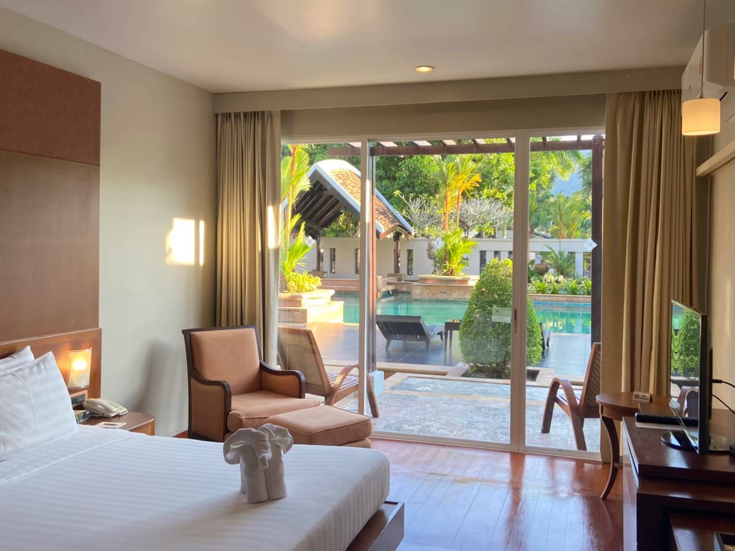 Double or Twin Deluxe