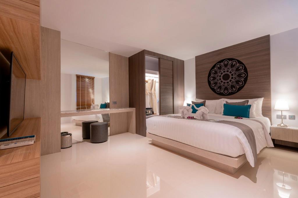 Suite Two Bedrooms