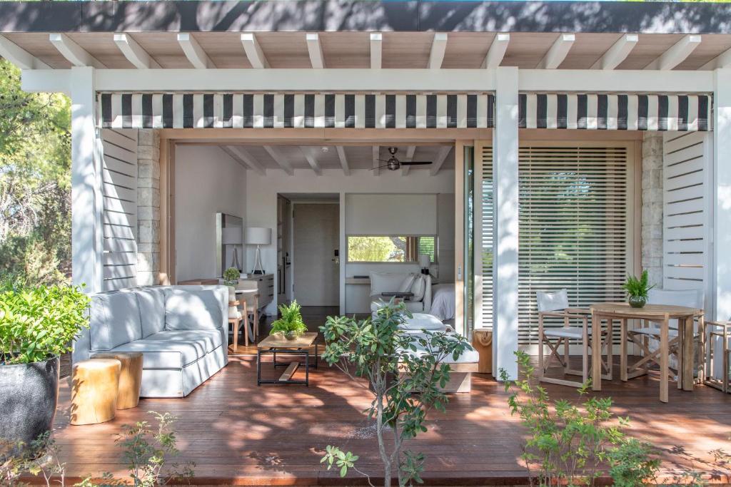 Bungalow Garden View