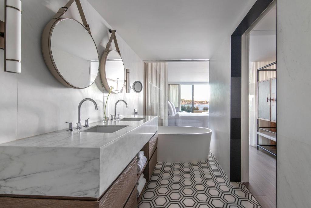 Suite King Bed One Bedroom 