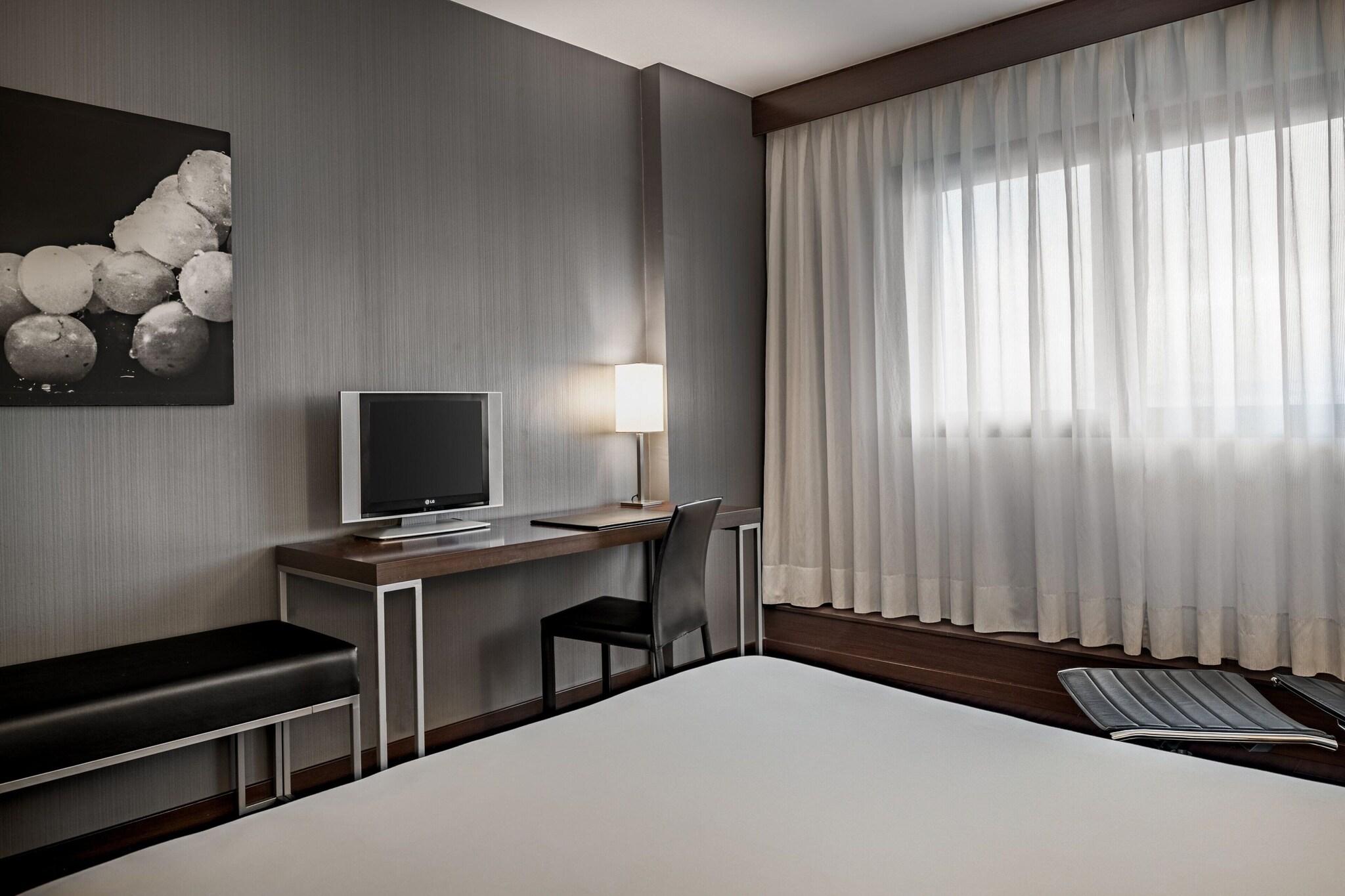 Double Queen Size Bed