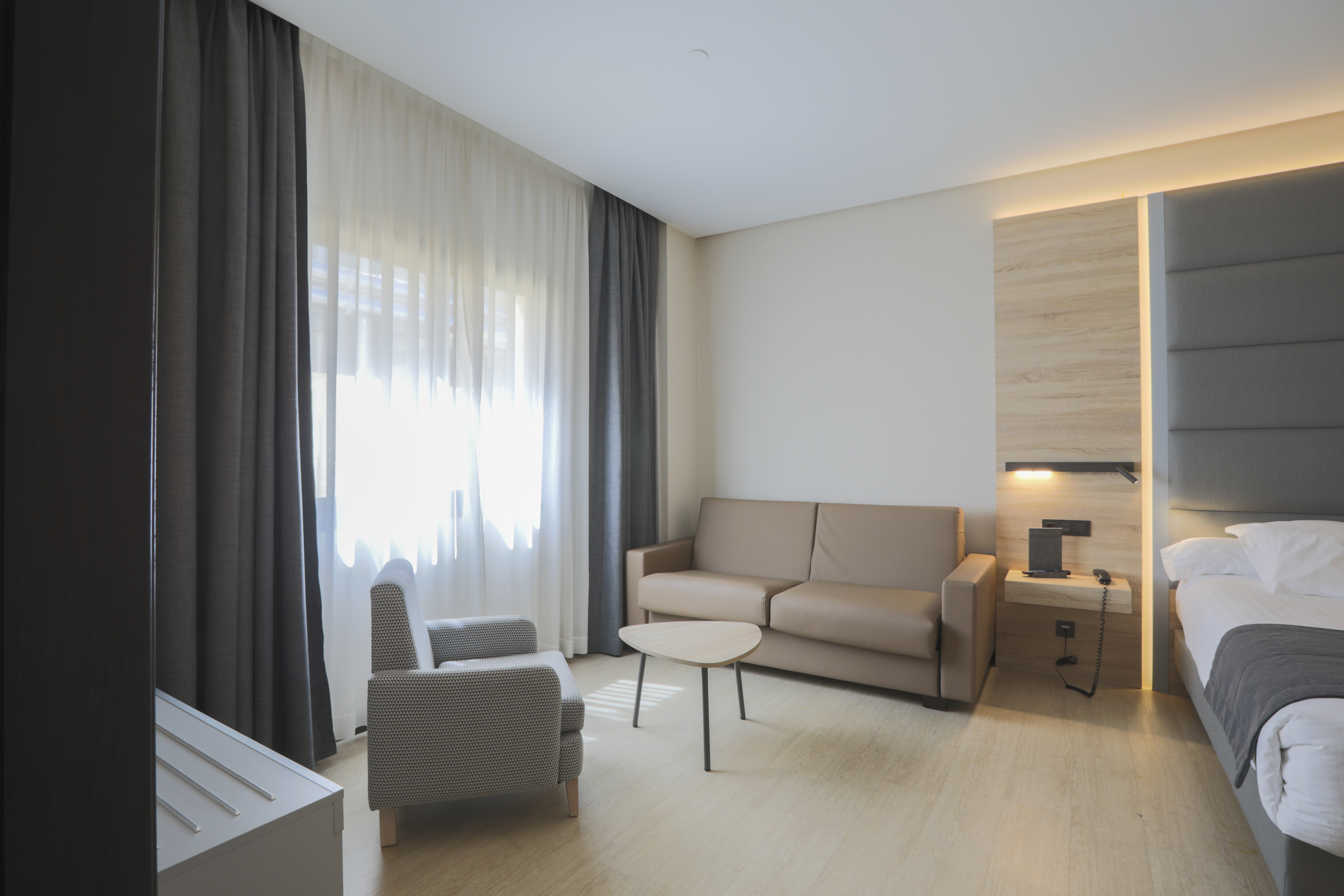 Family Room Capacity 5