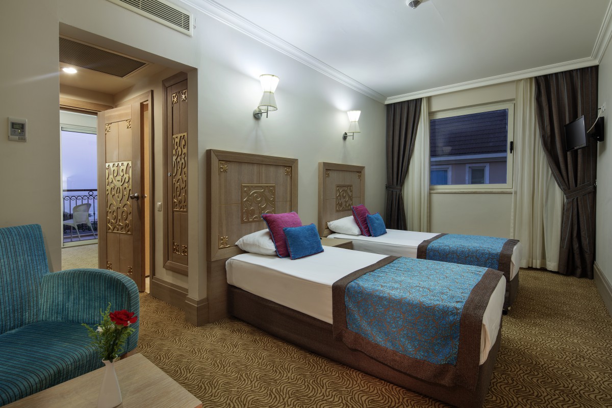 Family Room Land View