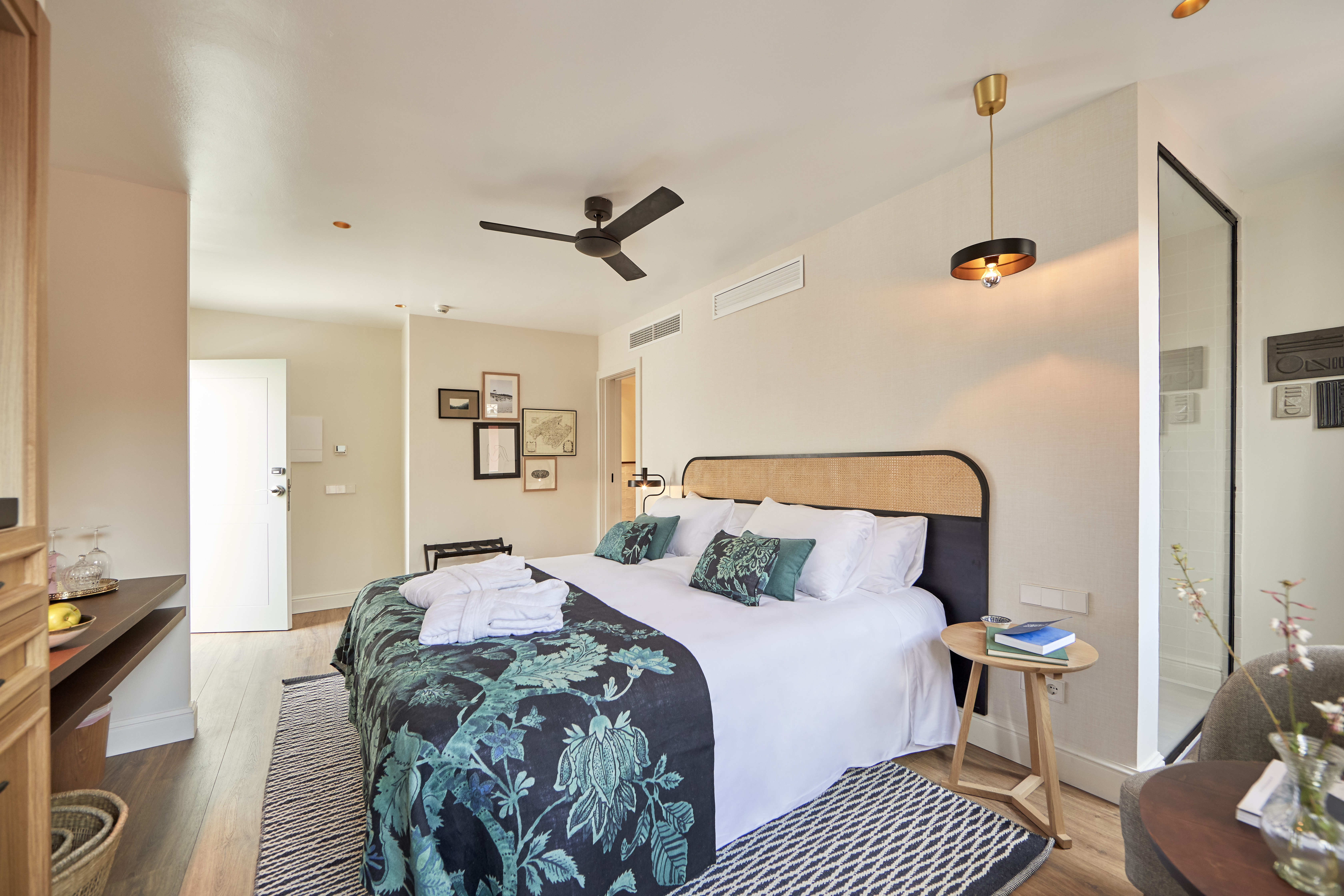 Double Single Superior