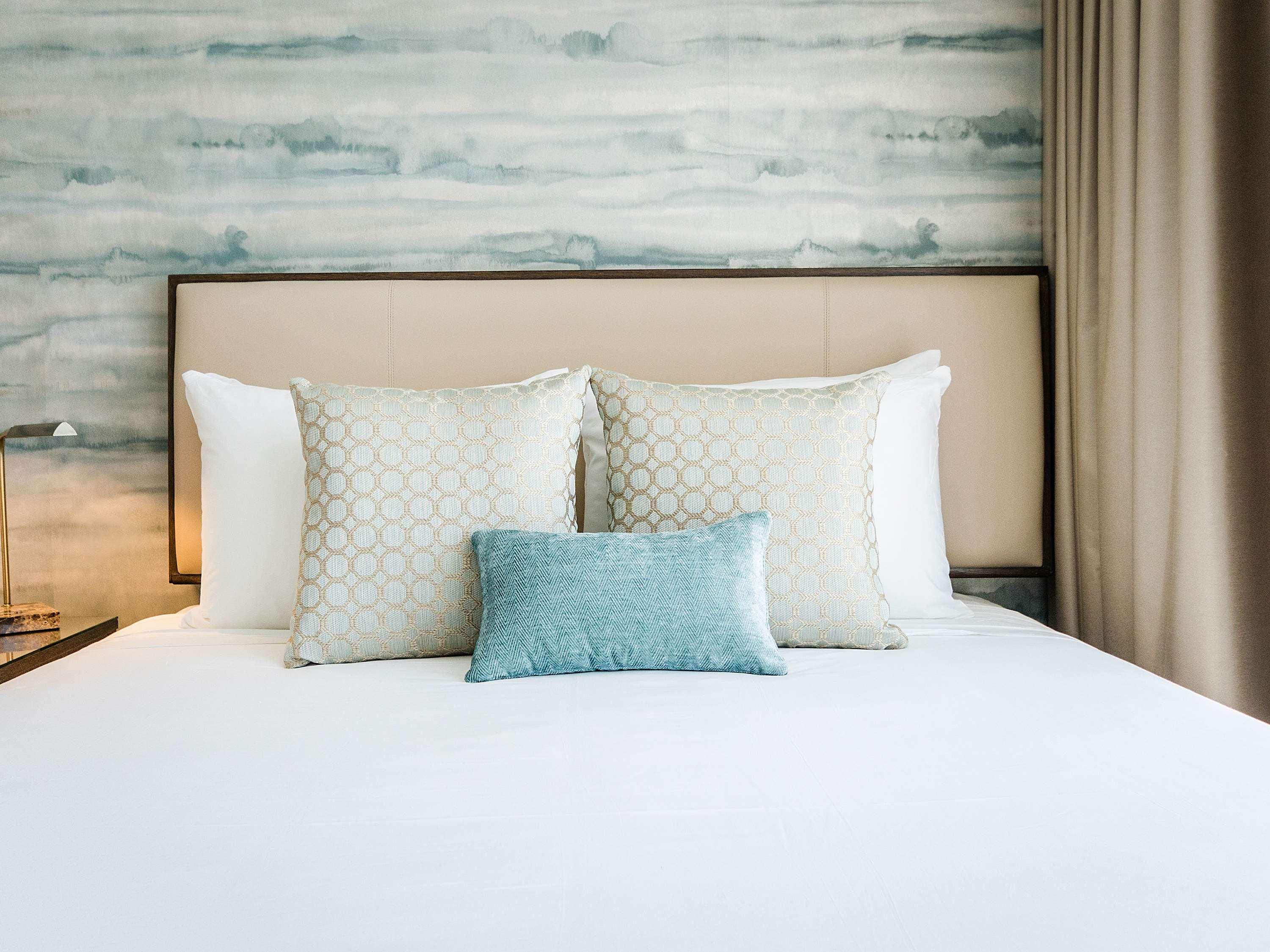 Twin Deluxe Two Queen Beds