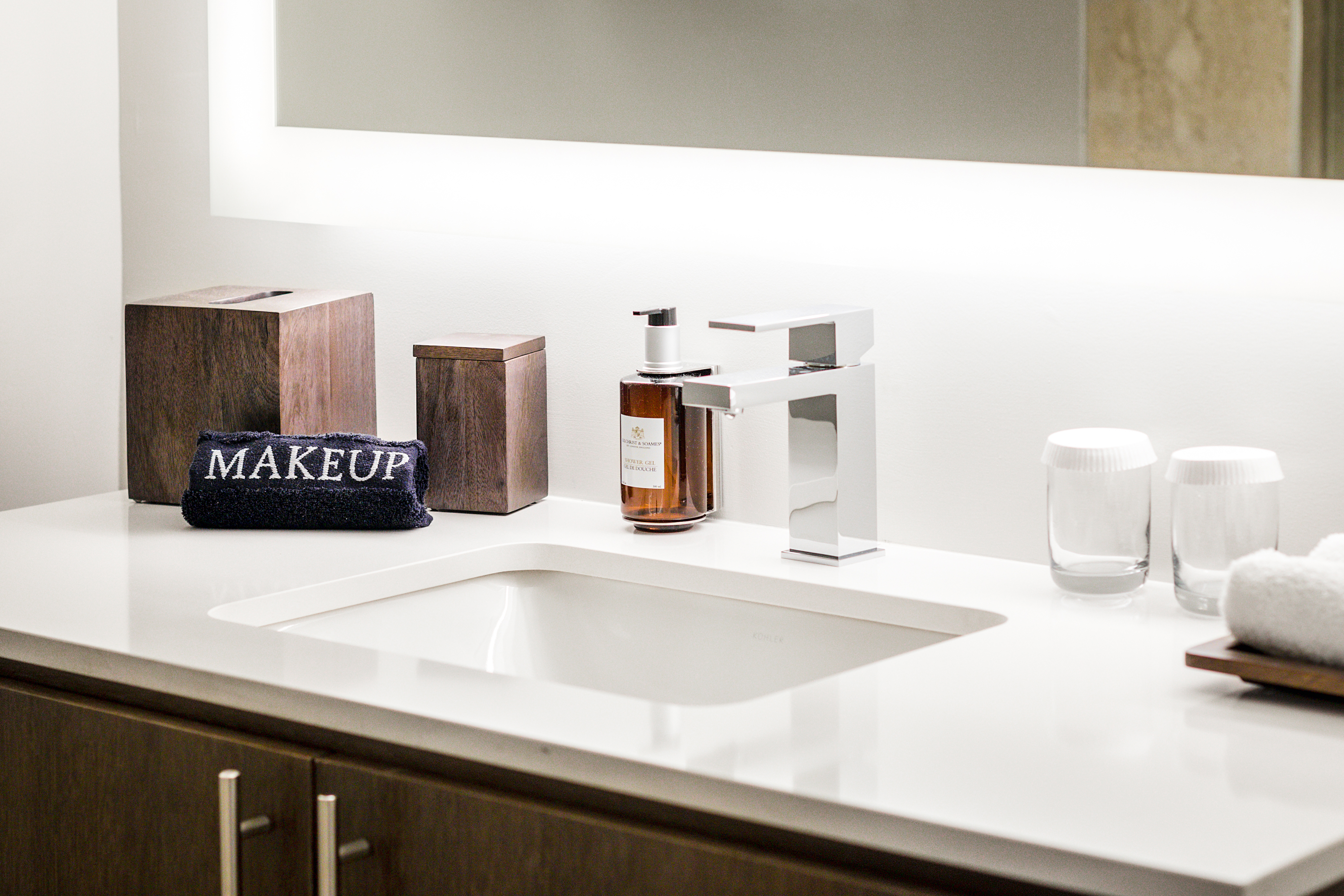 Twin Deluxe Two Queen Beds