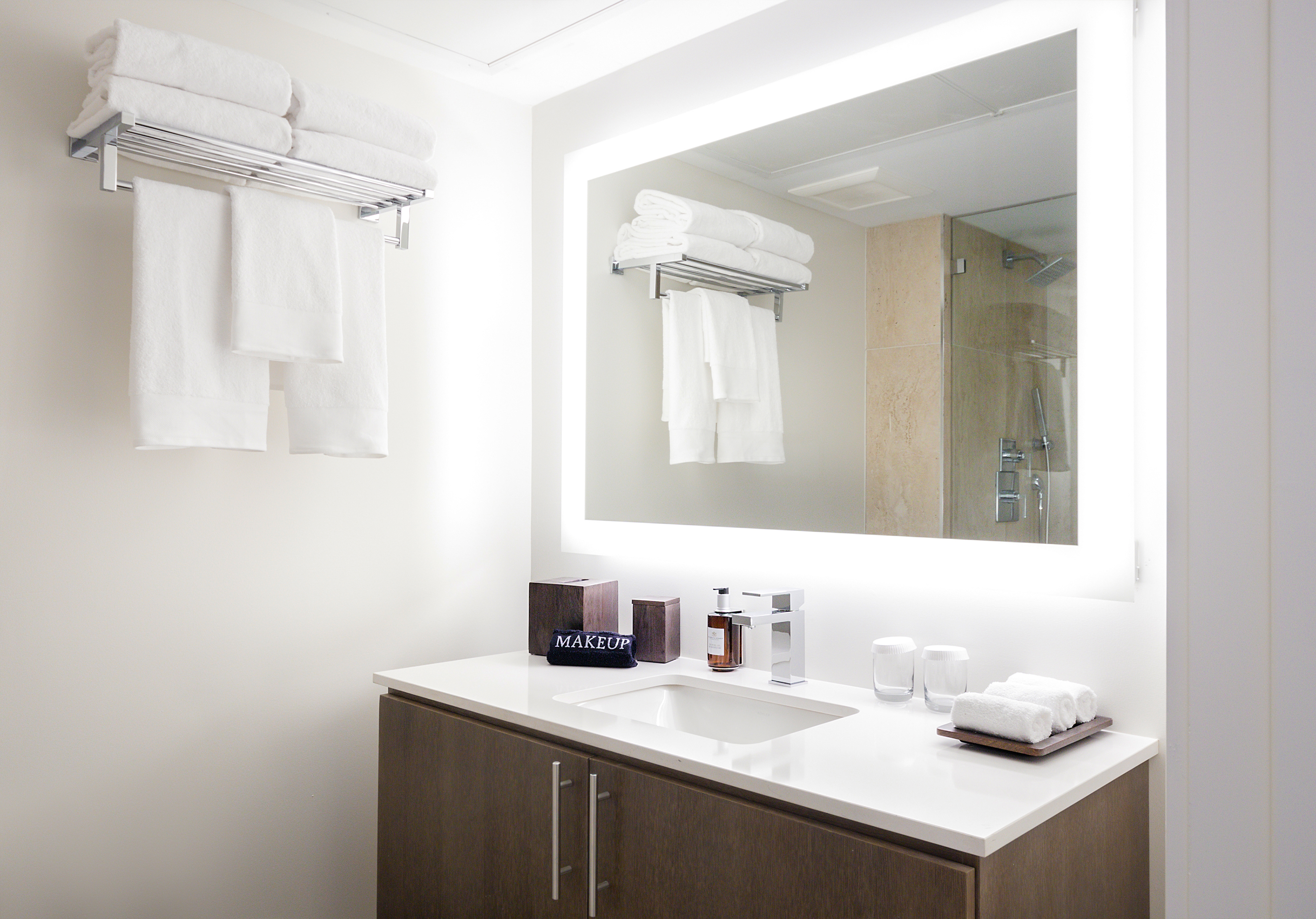 Twin Deluxe Two Queen Beds