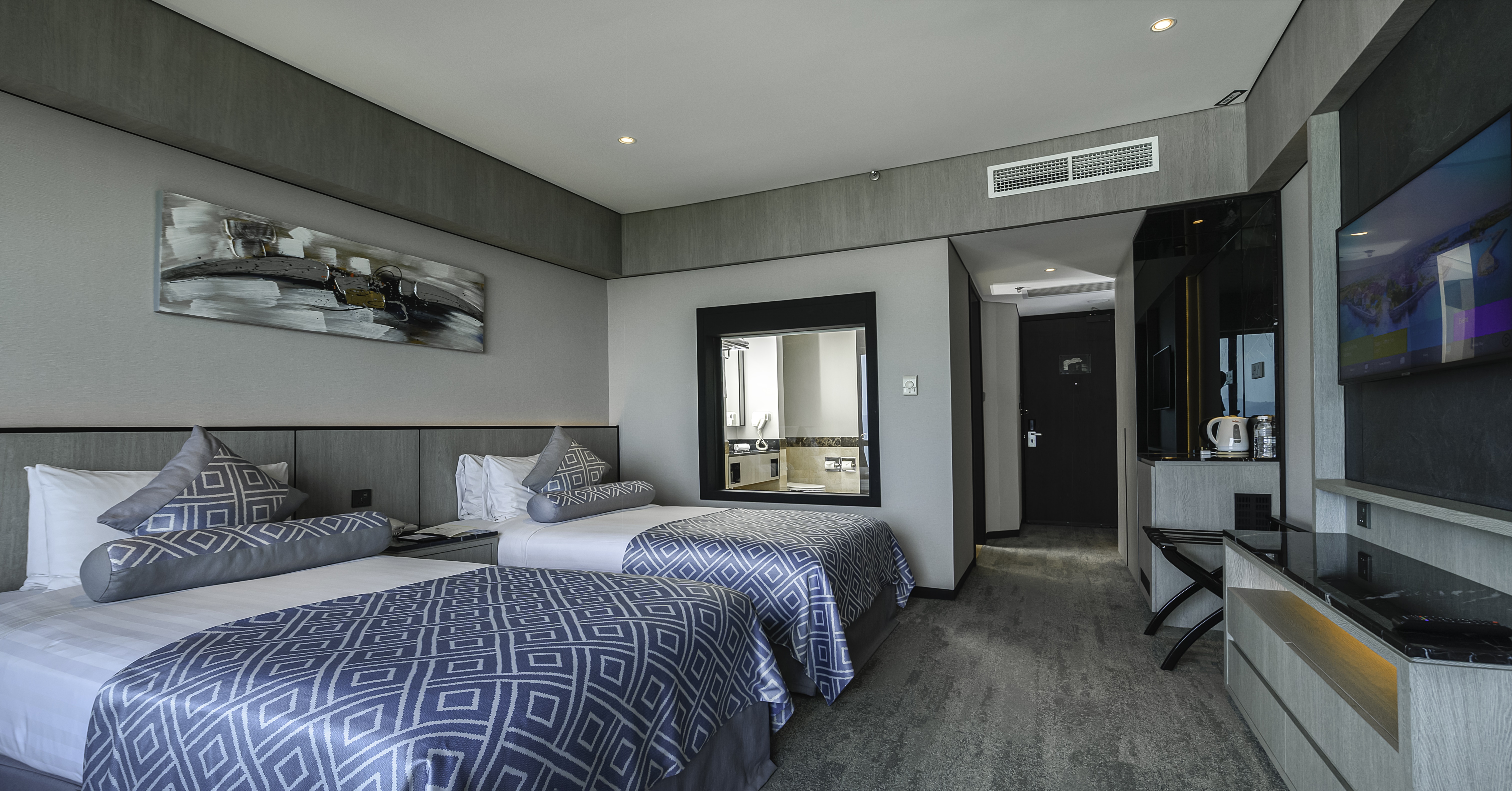 Twin Deluxe Two Beds