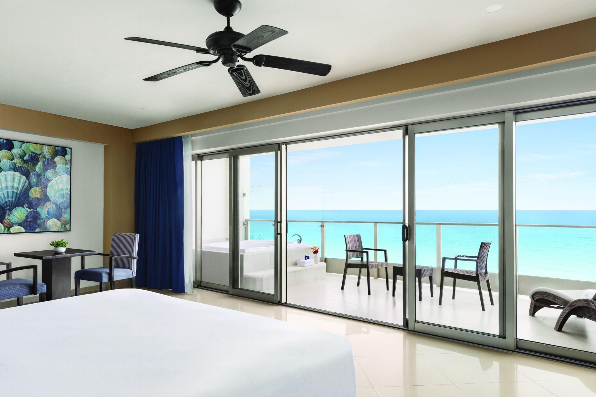 Suite Ocean Front King Bed