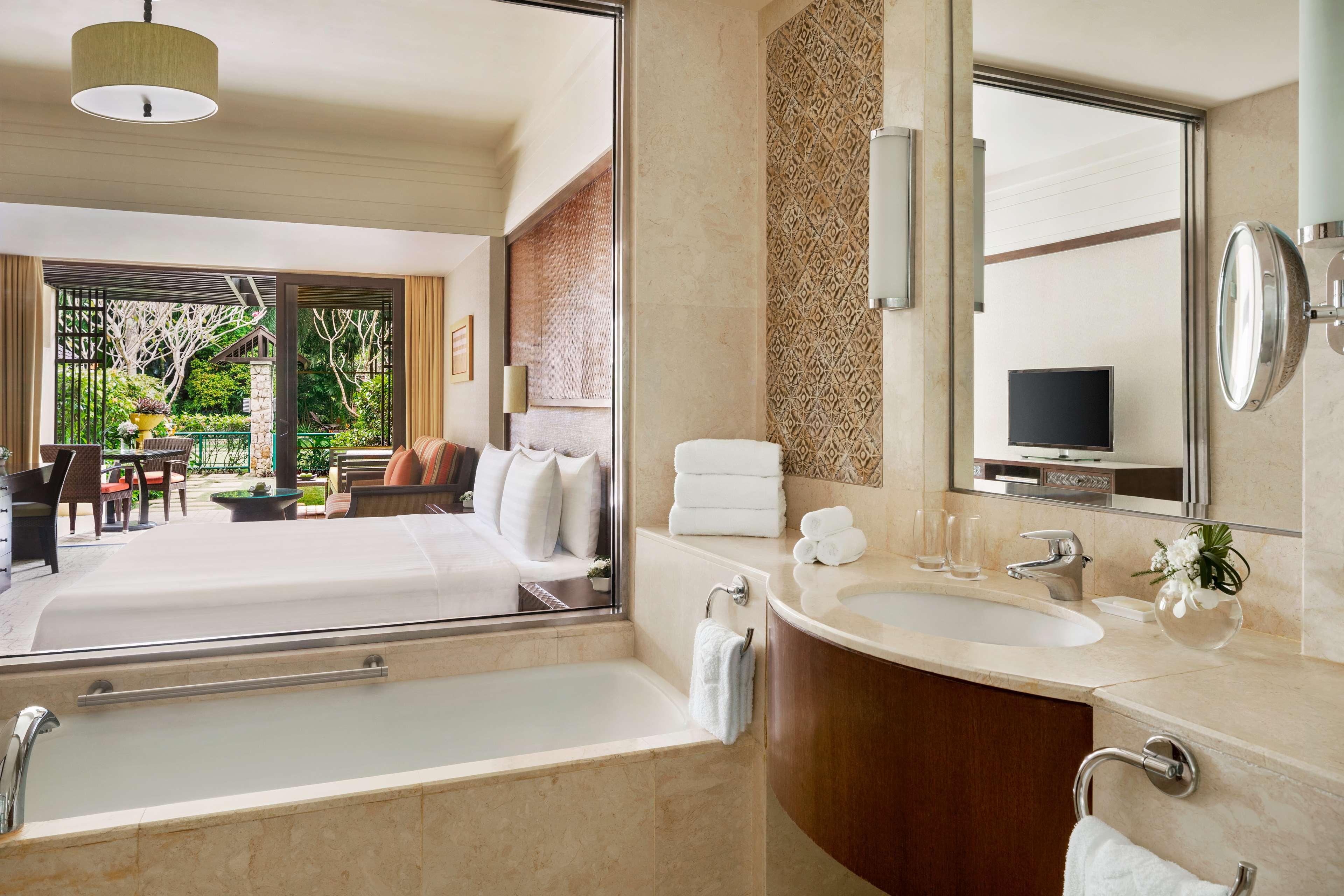 Double Deluxe King Bed