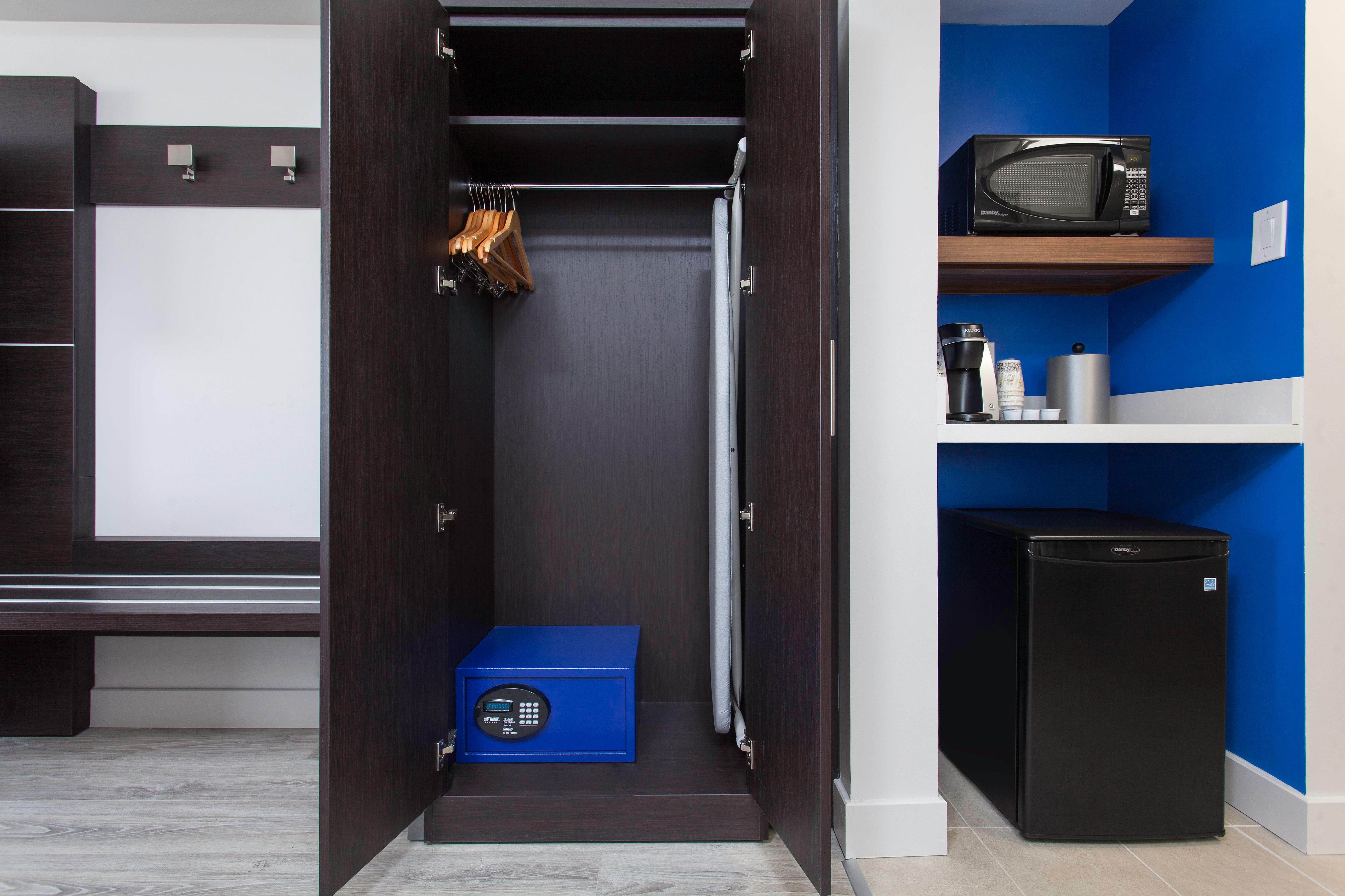 Double Two Queen Beds