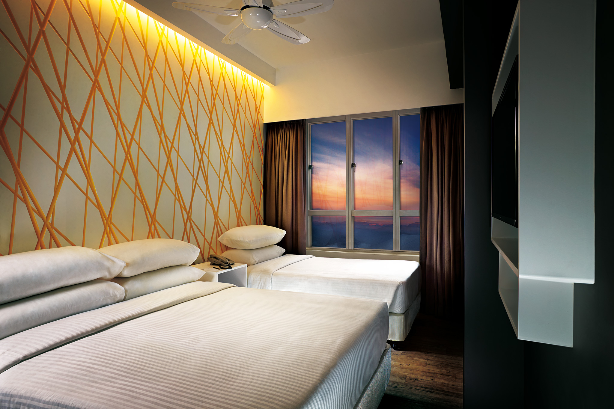 Triple Deluxe Executive