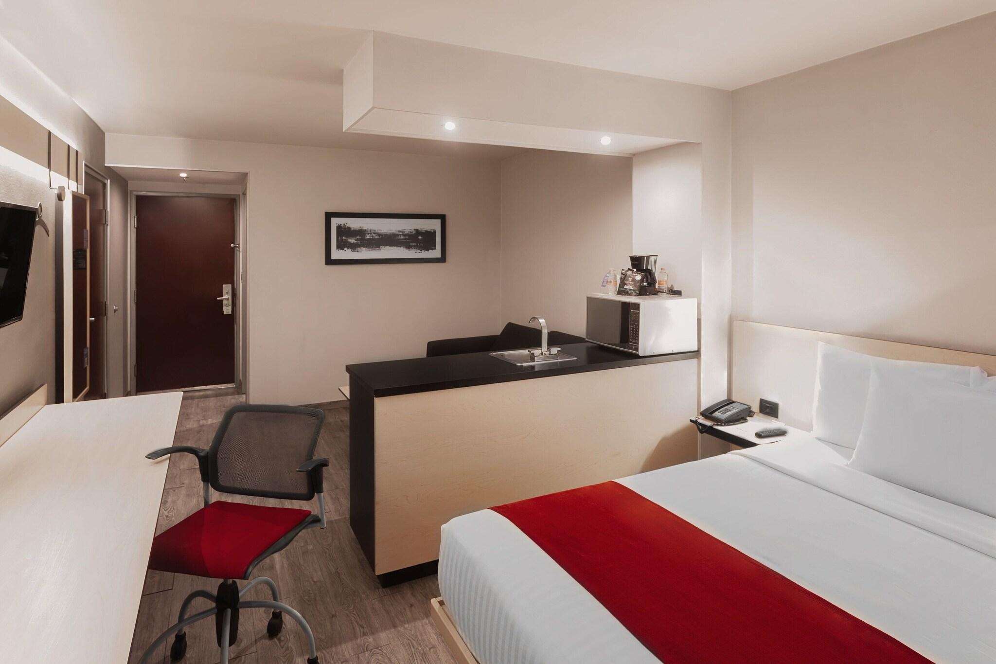 Suite Queen Size Bed