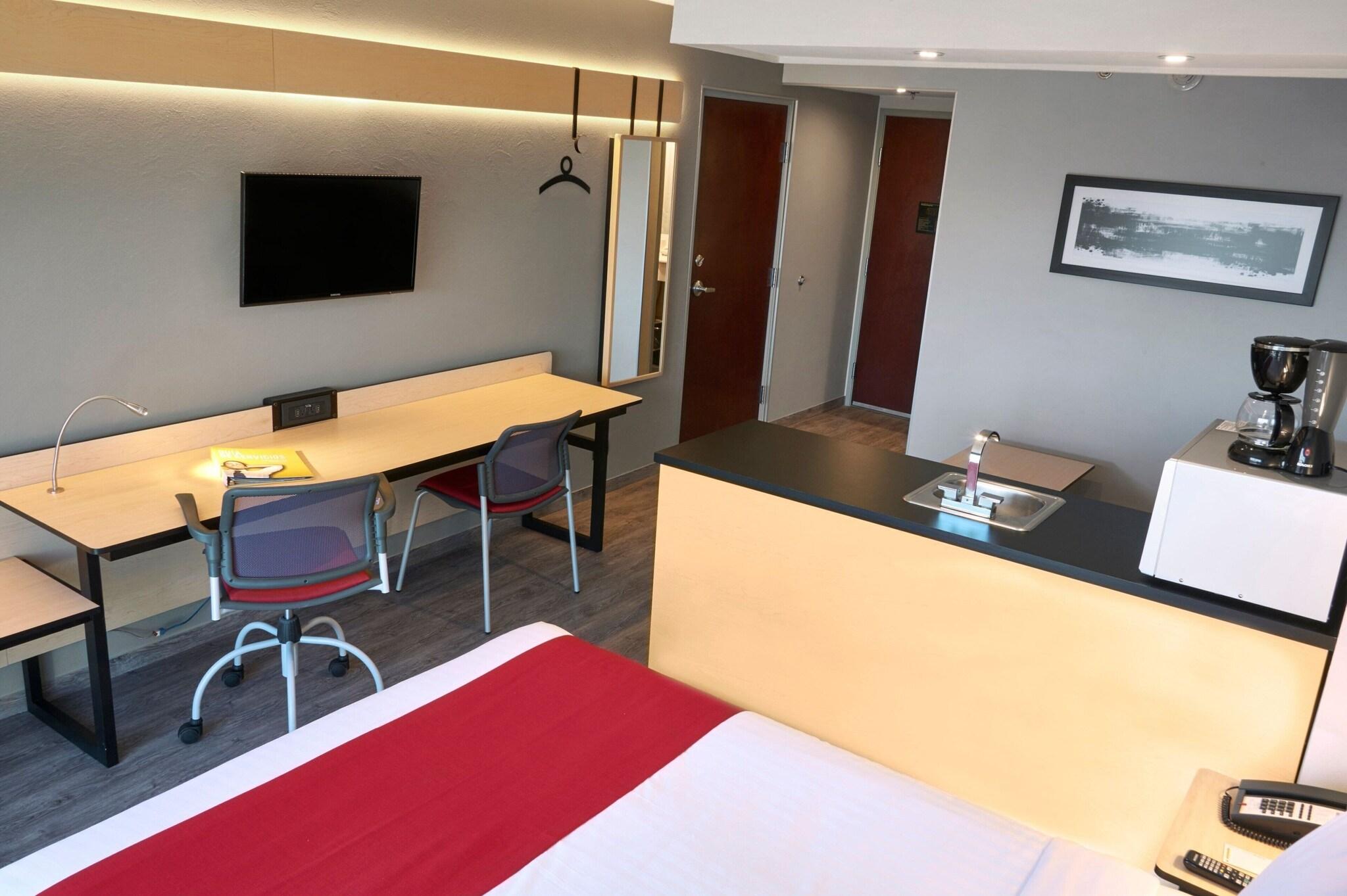 Suite Queen Size Bed