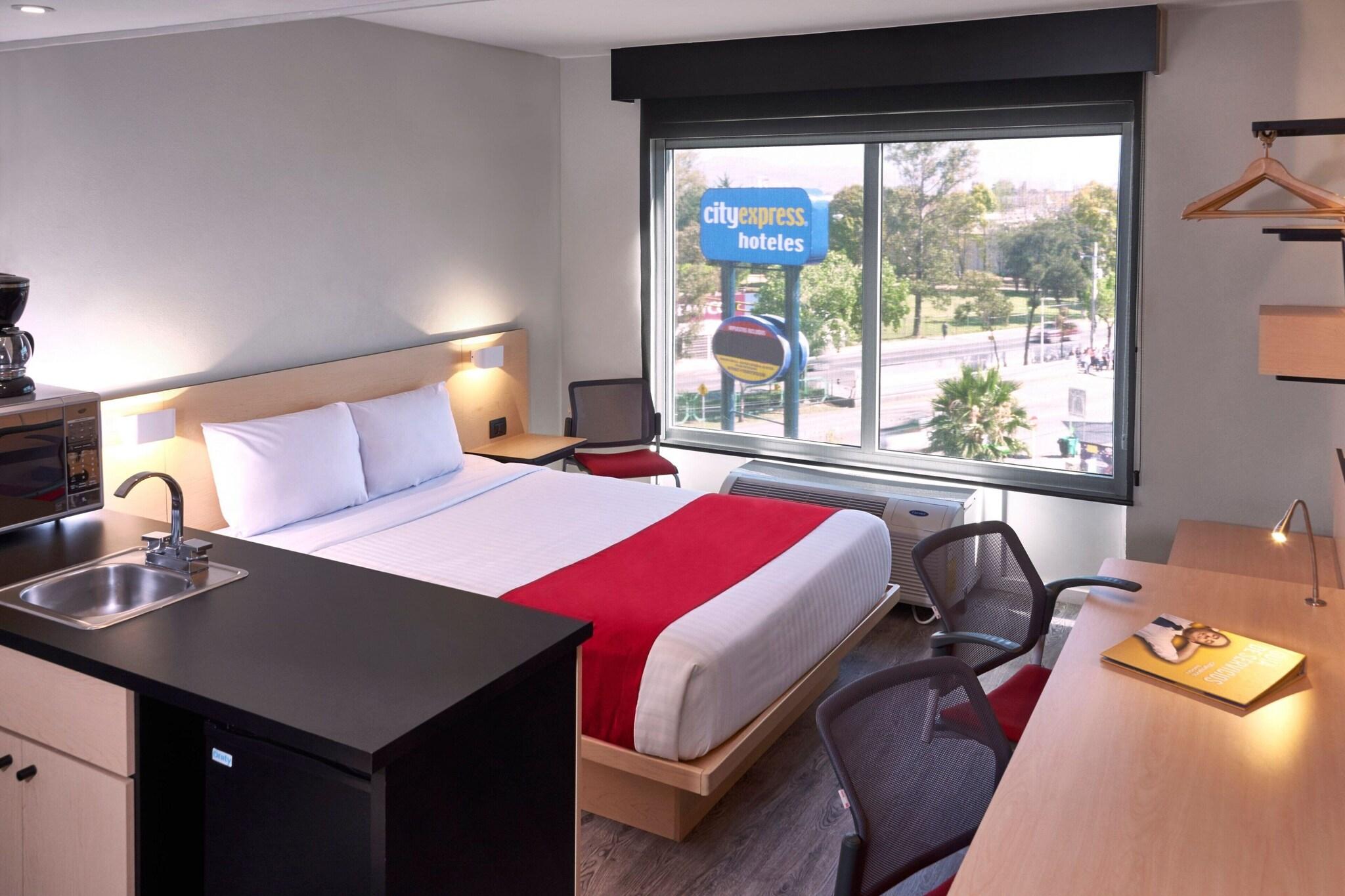 Suite Queen Size Bed