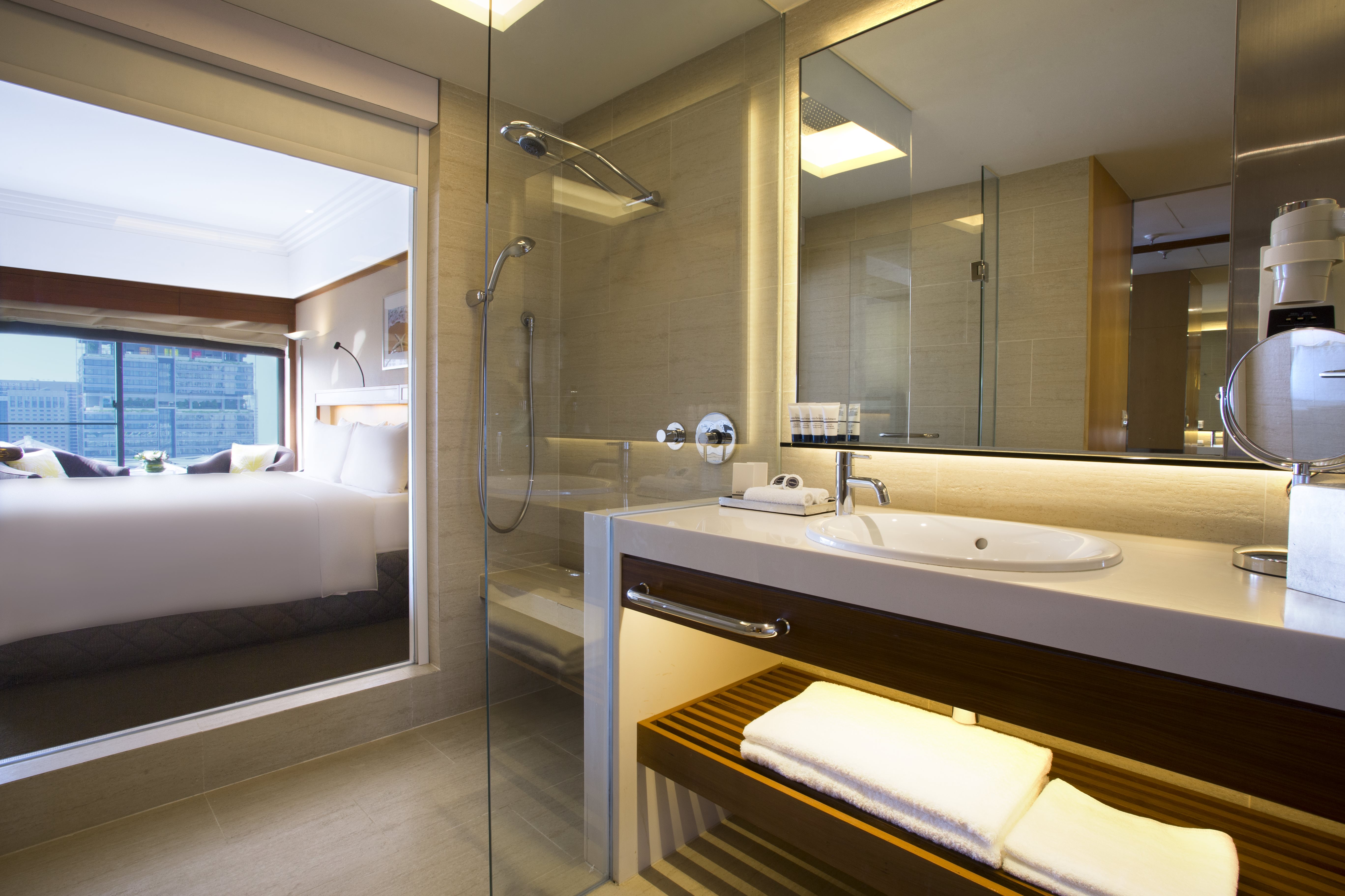 Double Deluxe King Bed