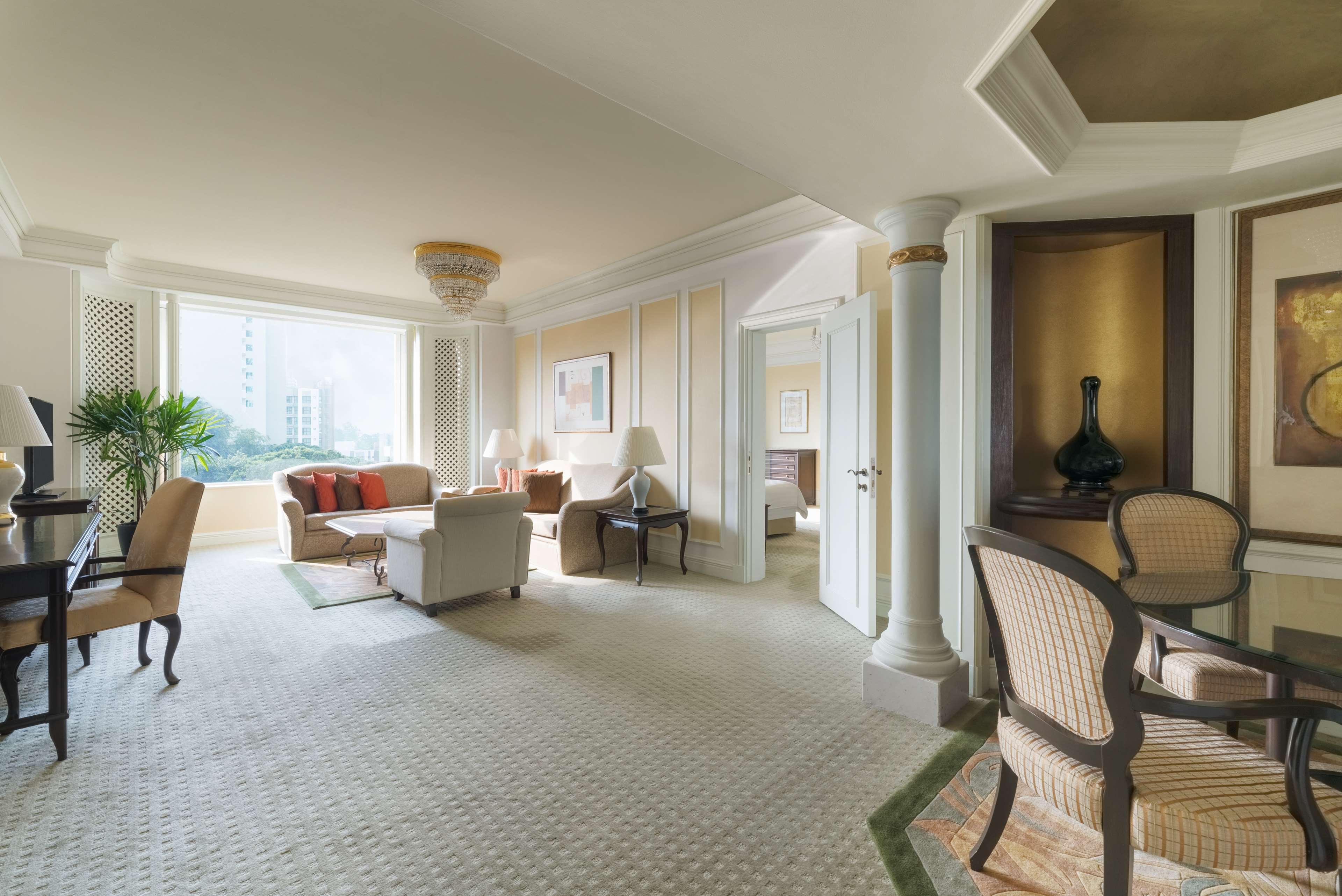 Suite Deluxe King Bed