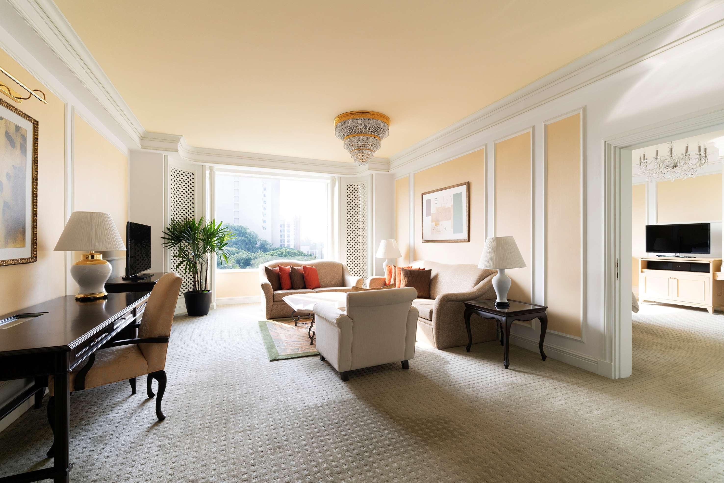 Suite Deluxe King Bed