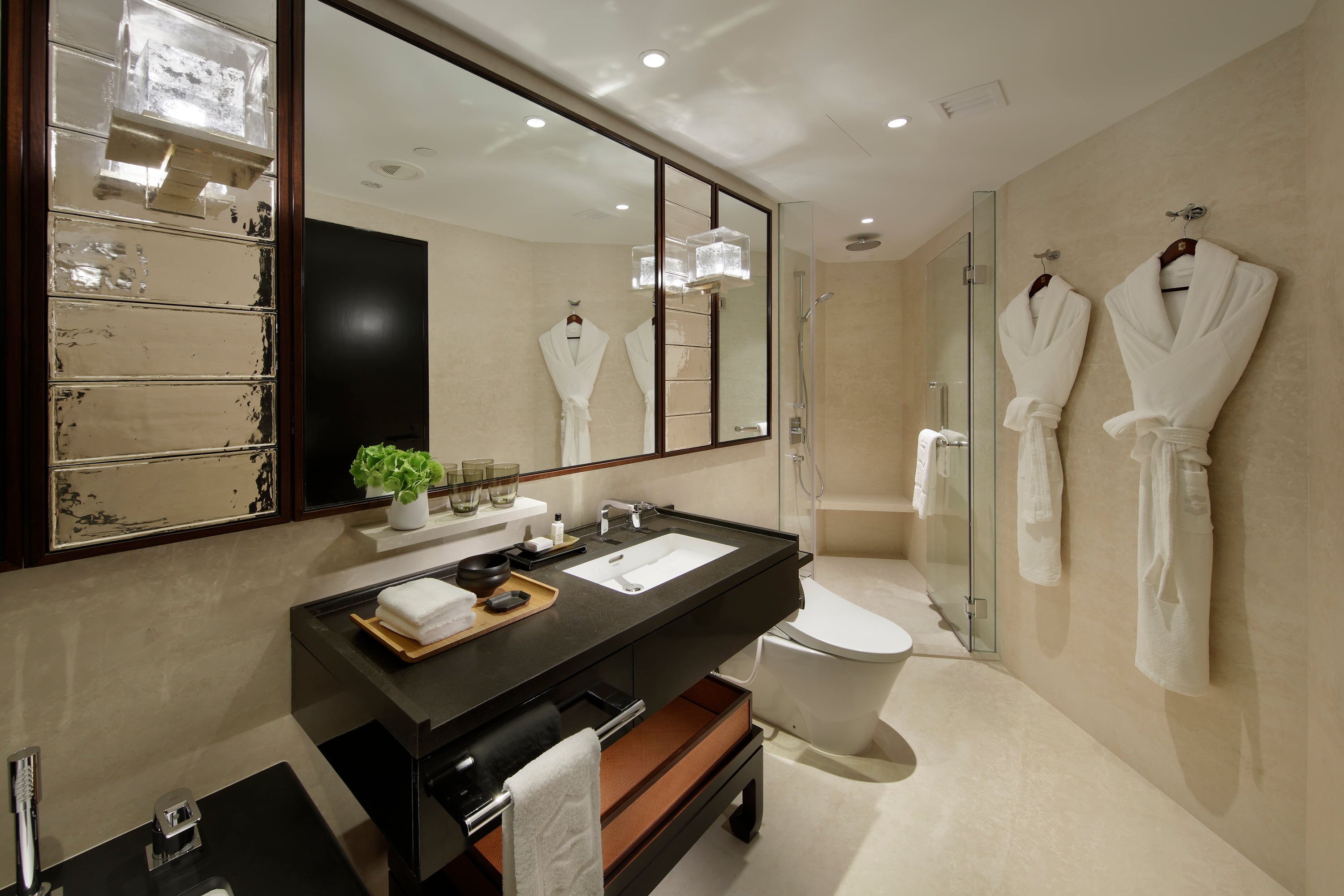 Family Room Deluxe King Bed